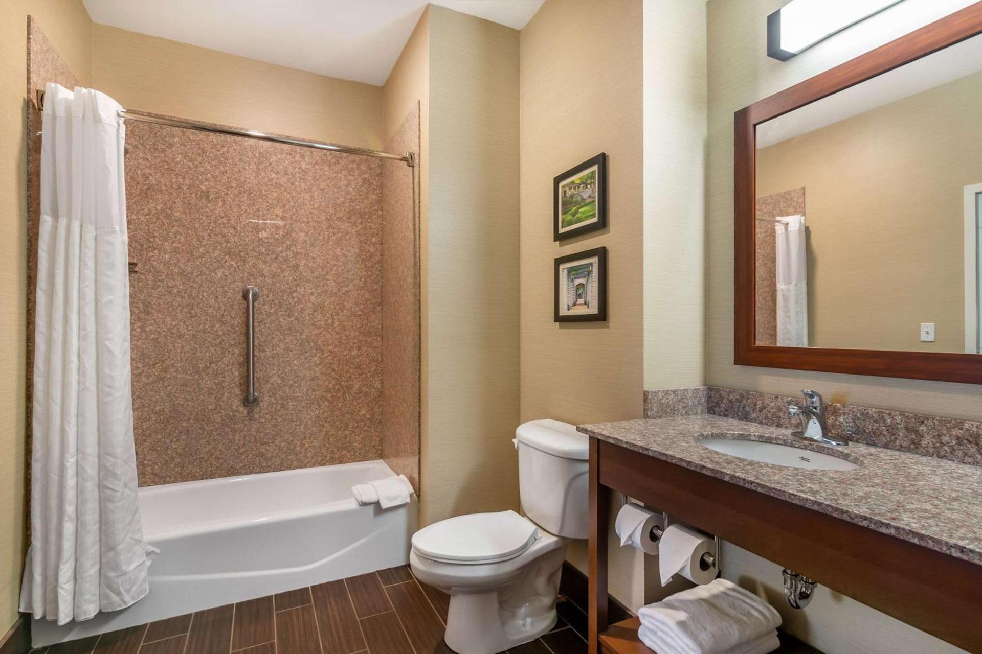 Comfort Suites - Jefferson City photo 15