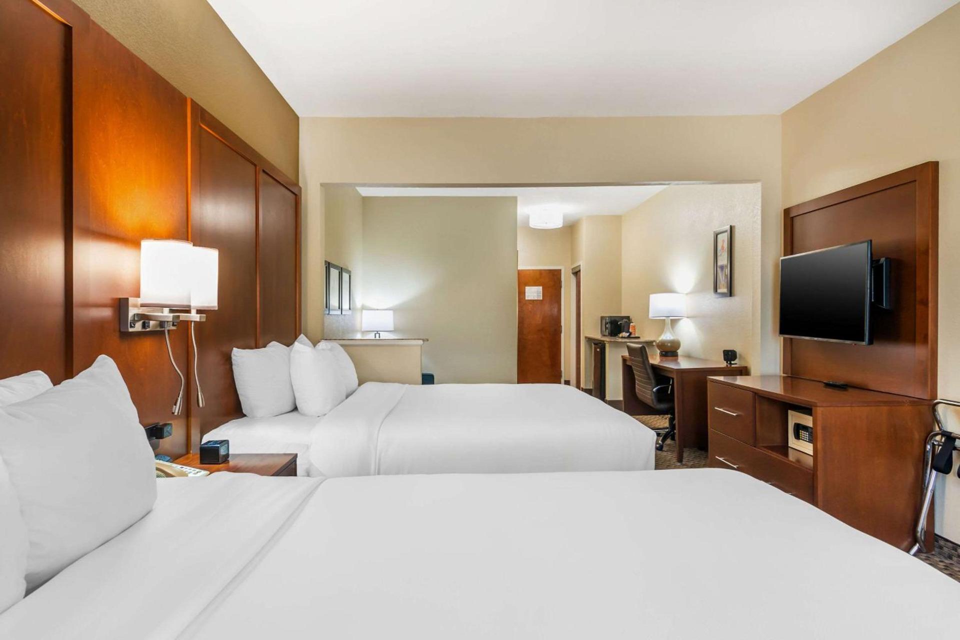 Comfort Suites - Jefferson City photo 24