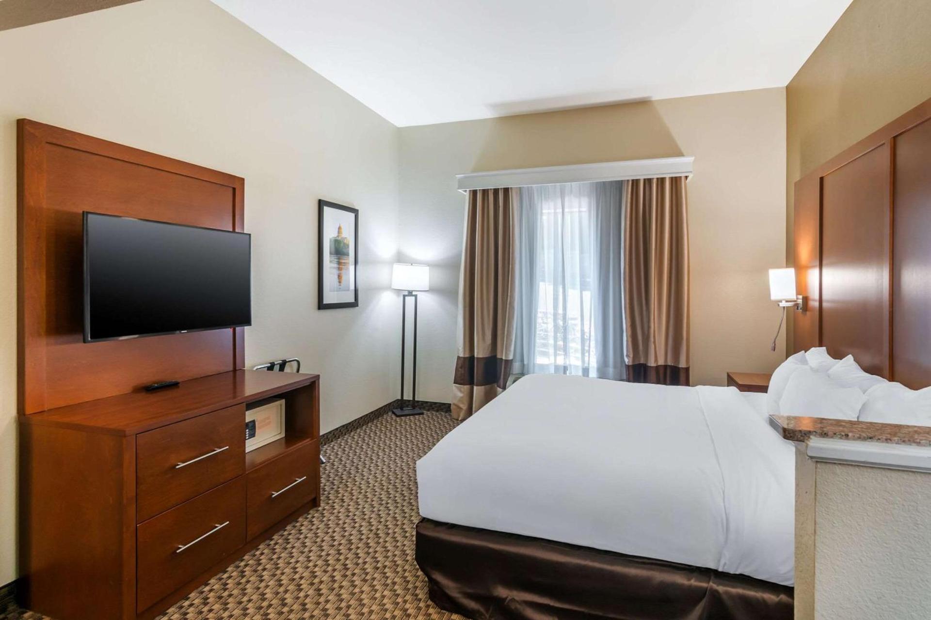 Comfort Suites - Jefferson City photo 26