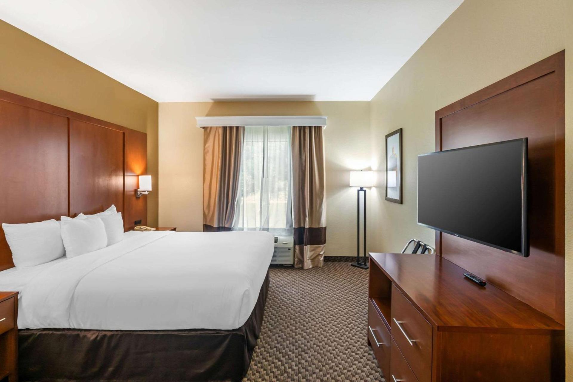 Comfort Suites - Jefferson City photo 32
