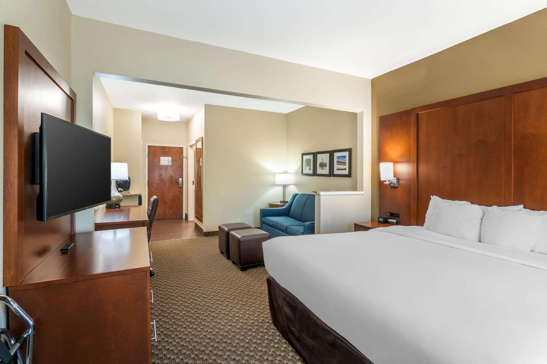 Comfort Suites - Jefferson City photo 34