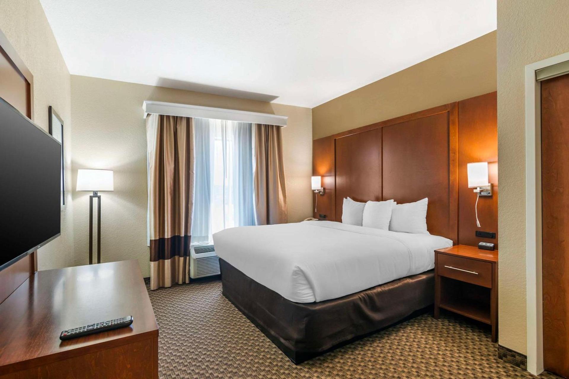 Comfort Suites - Jefferson City photo 35