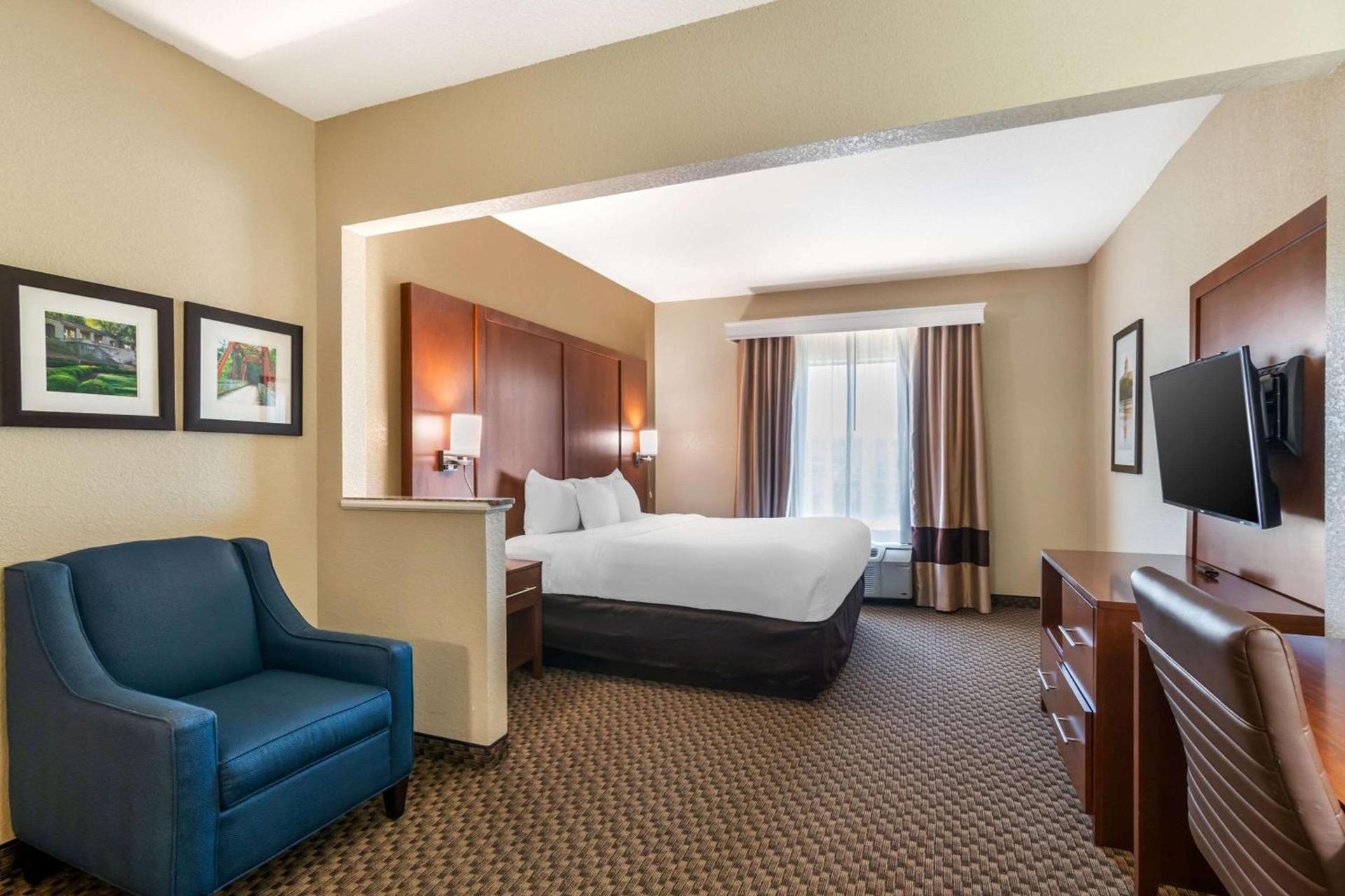 Comfort Suites - Jefferson City photo 36