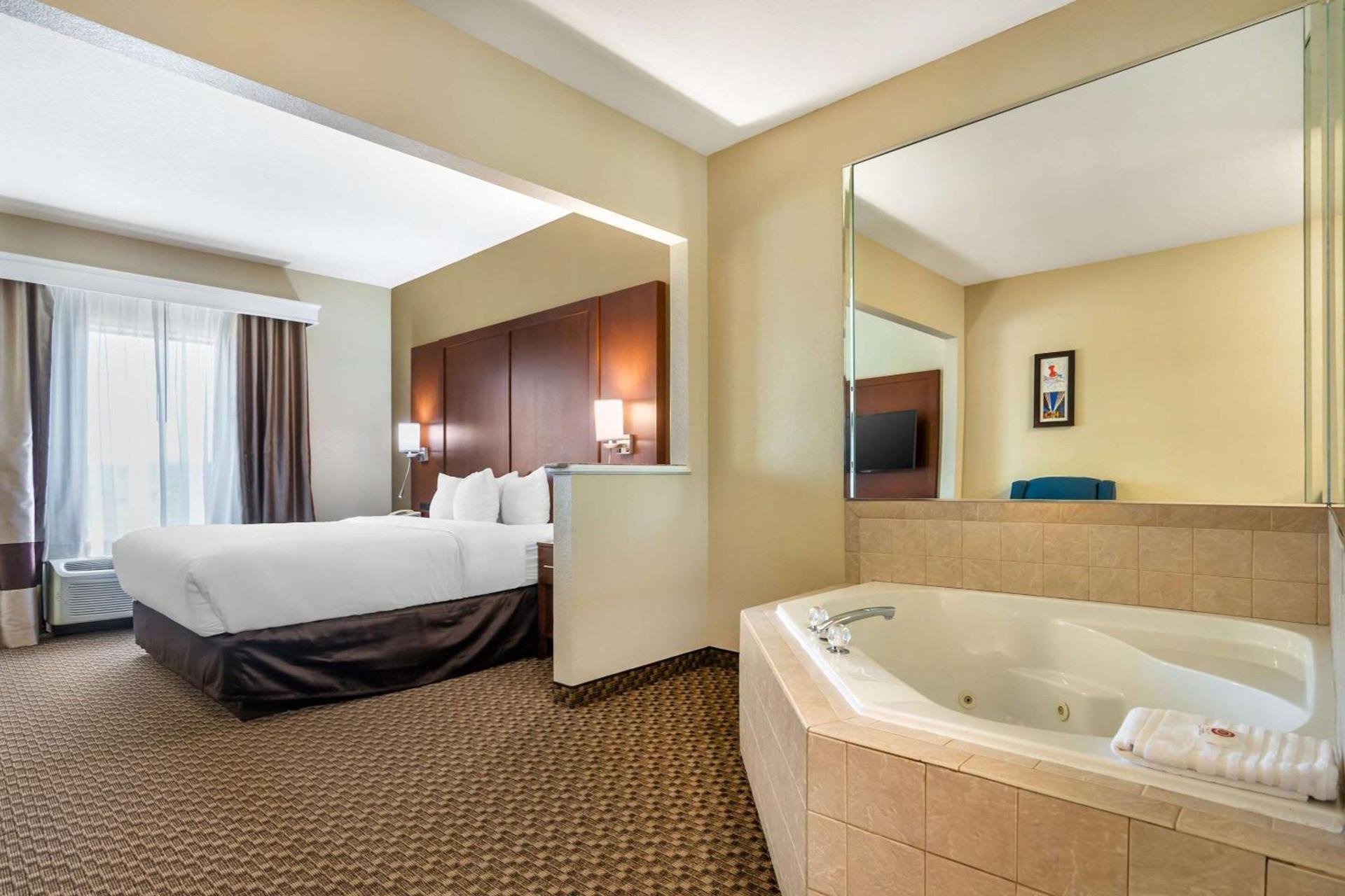 Comfort Suites - Jefferson City photo 39