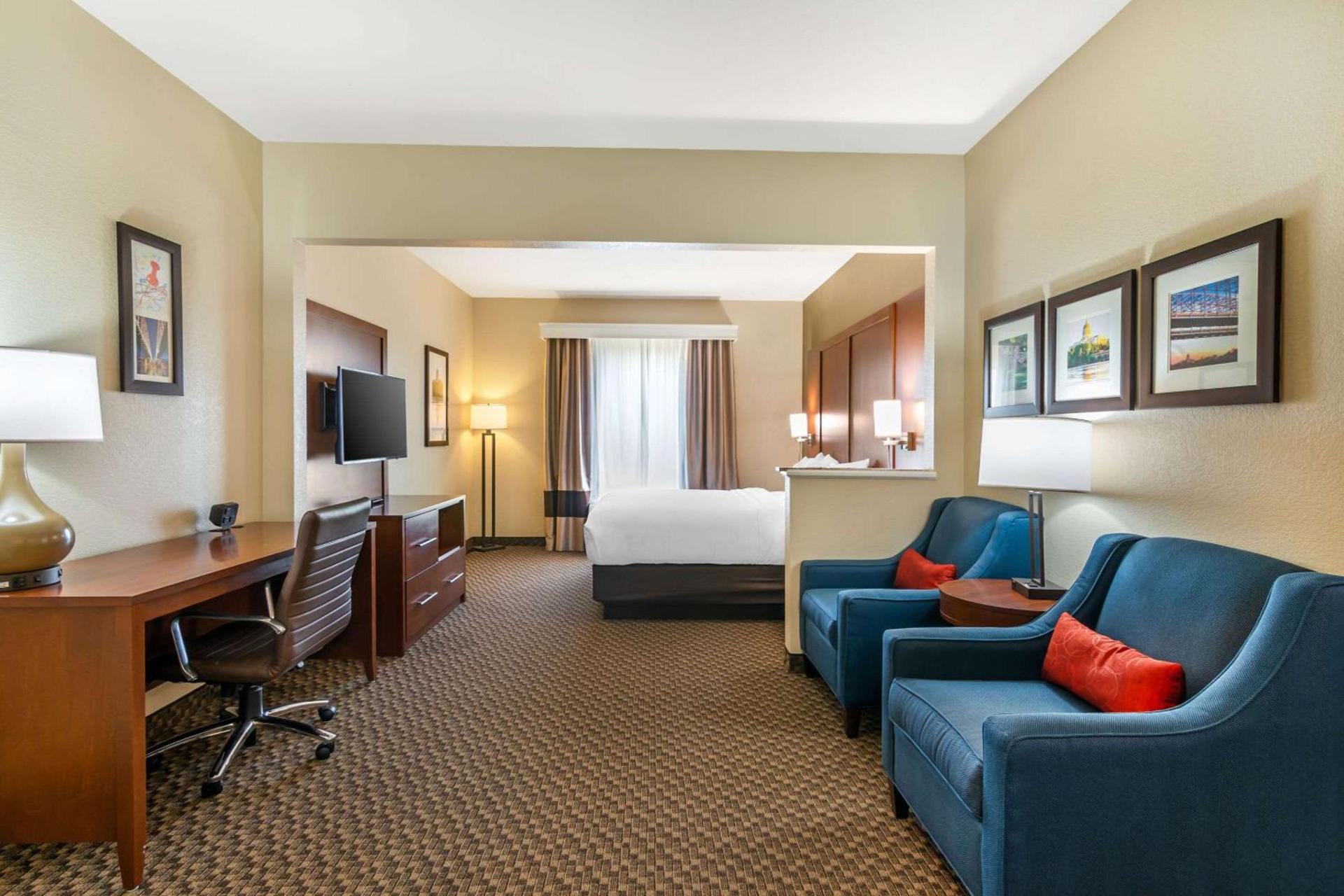Comfort Suites - Jefferson City photo 42