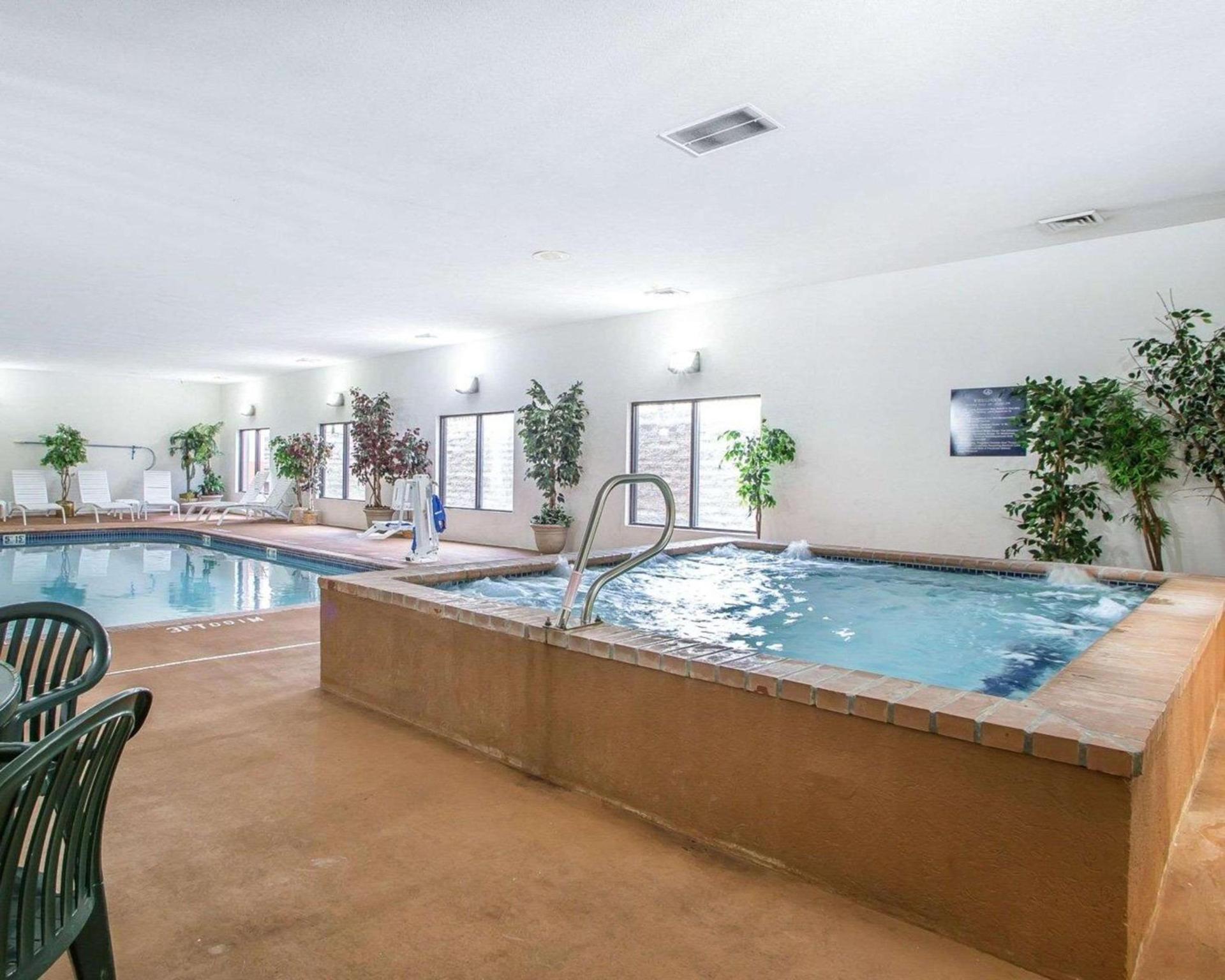 Comfort Suites - Jefferson City photo 45