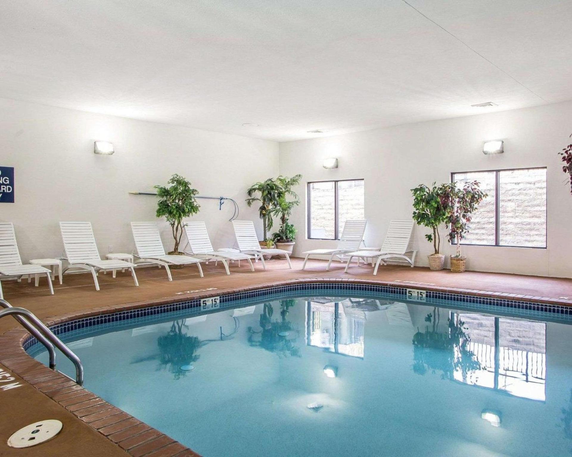 Comfort Suites - Jefferson City photo 46