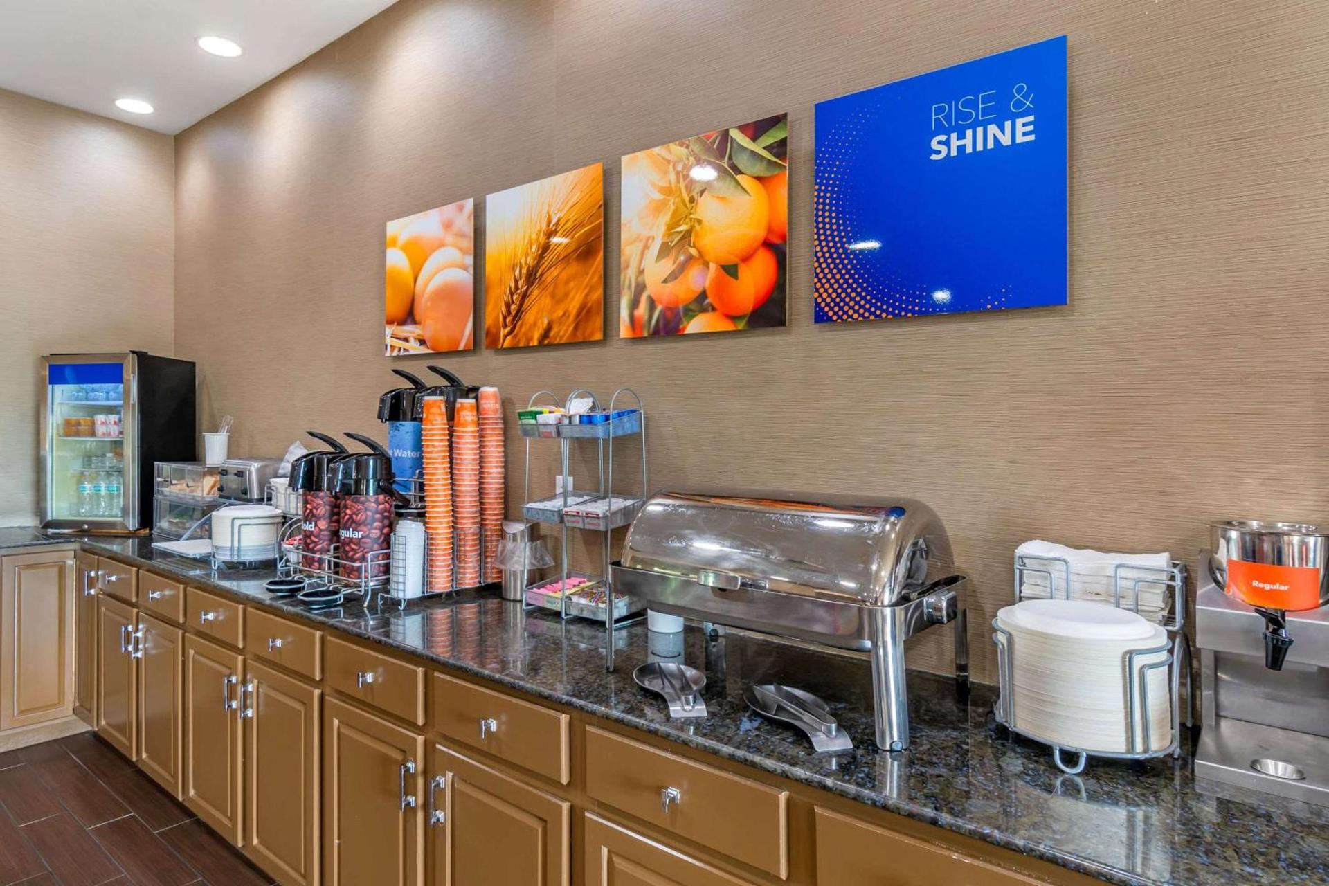 Comfort Suites - Jefferson City photo 50