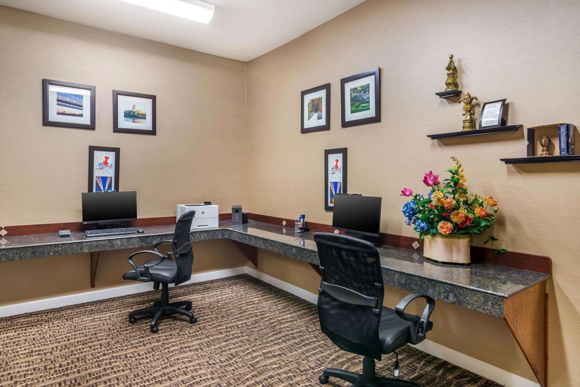 Comfort Suites - Jefferson City photo 48