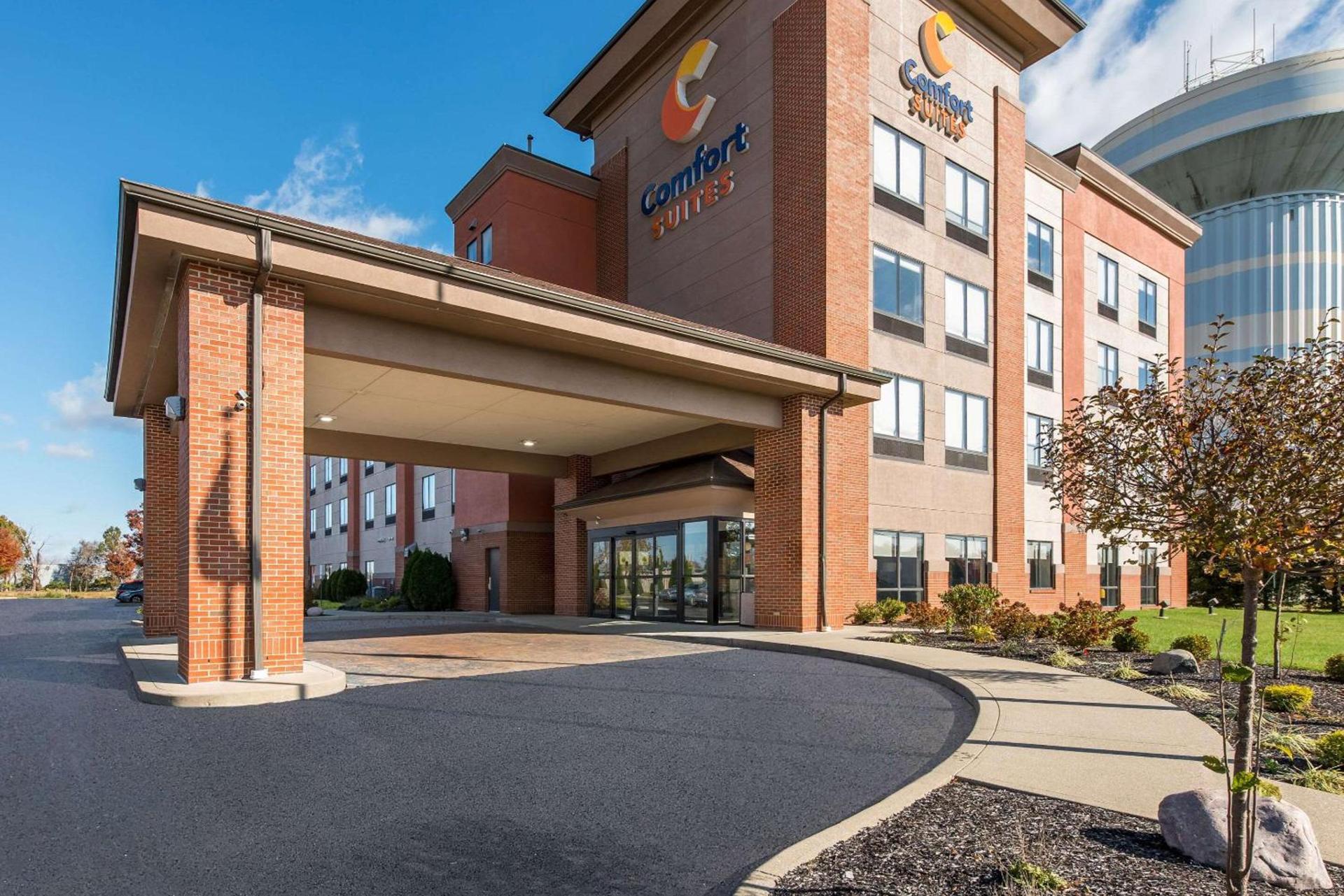 Comfort Suites Columbus East Broad photo 2