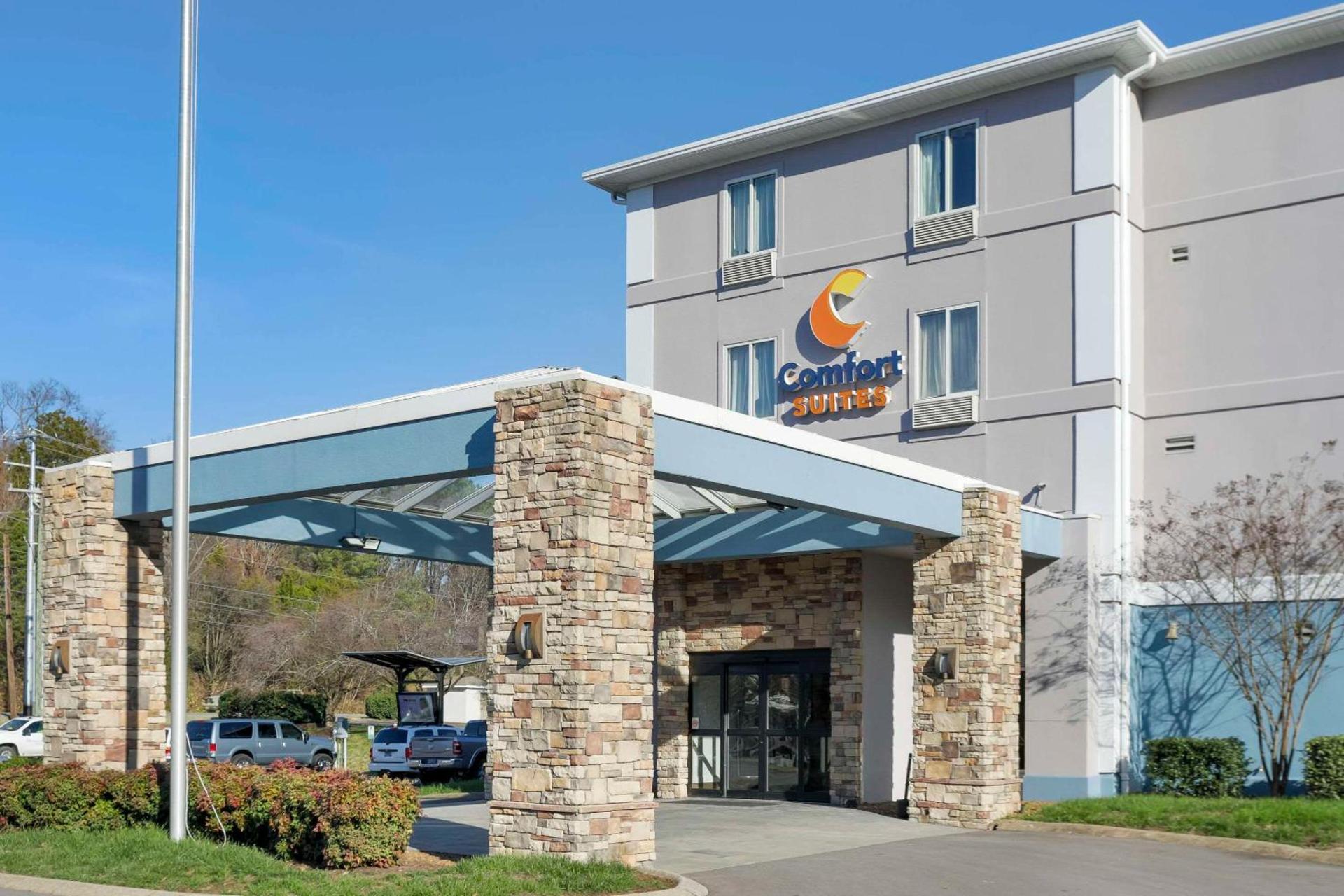 Comfort Suites Nashville Airport - BNA photo 1