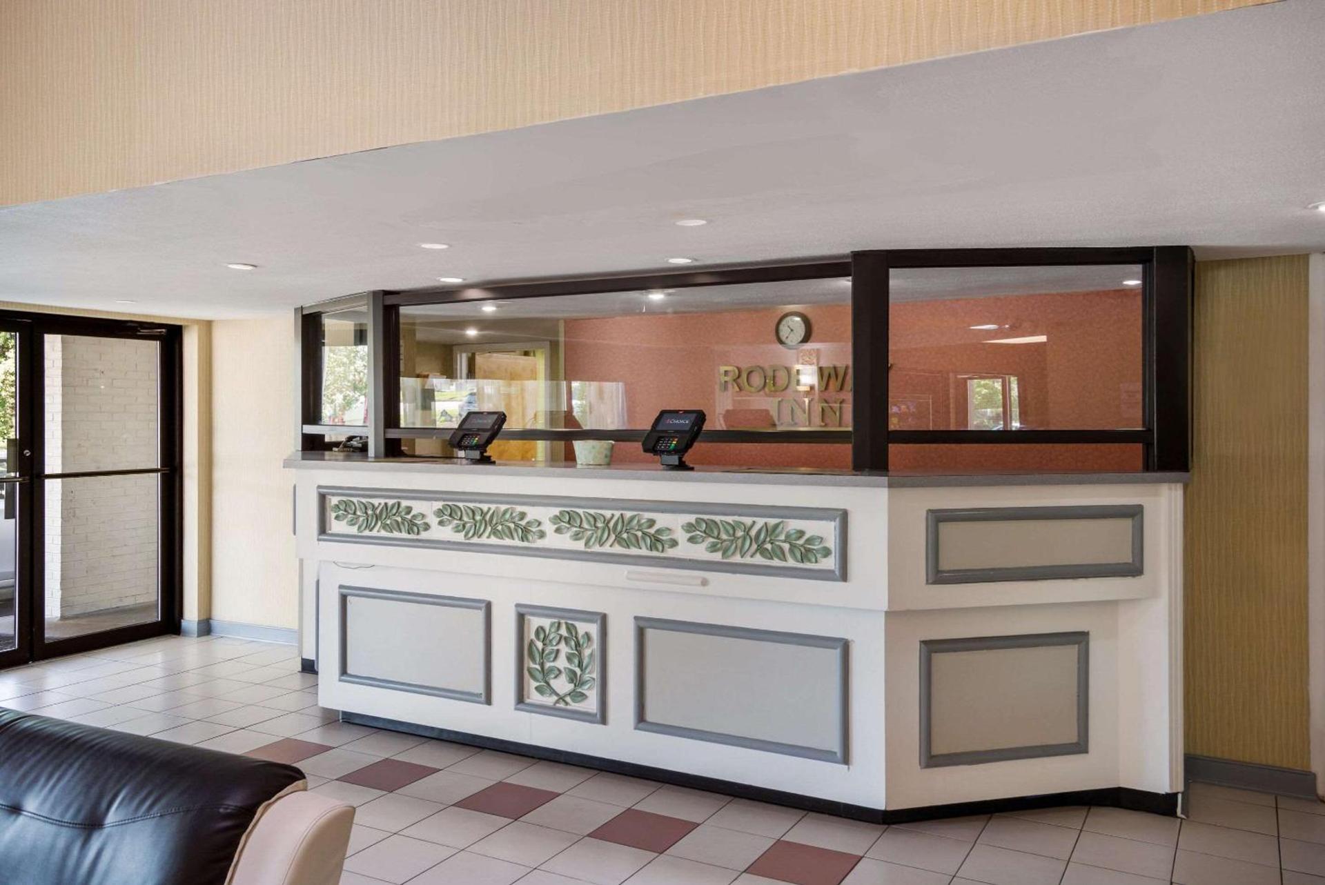 Rodeway Inn At Fort Lee photo 10