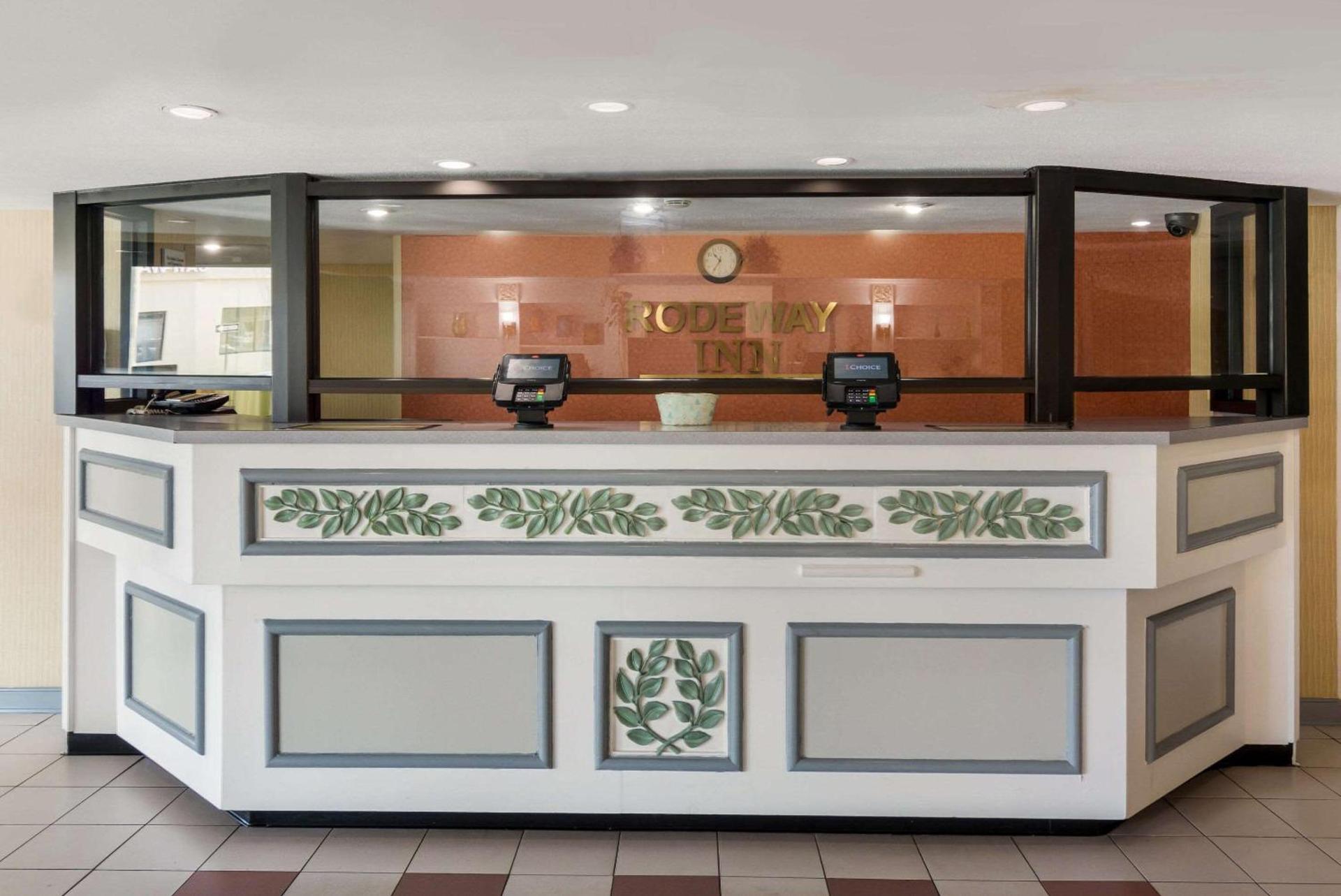 Rodeway Inn At Fort Lee photo 9