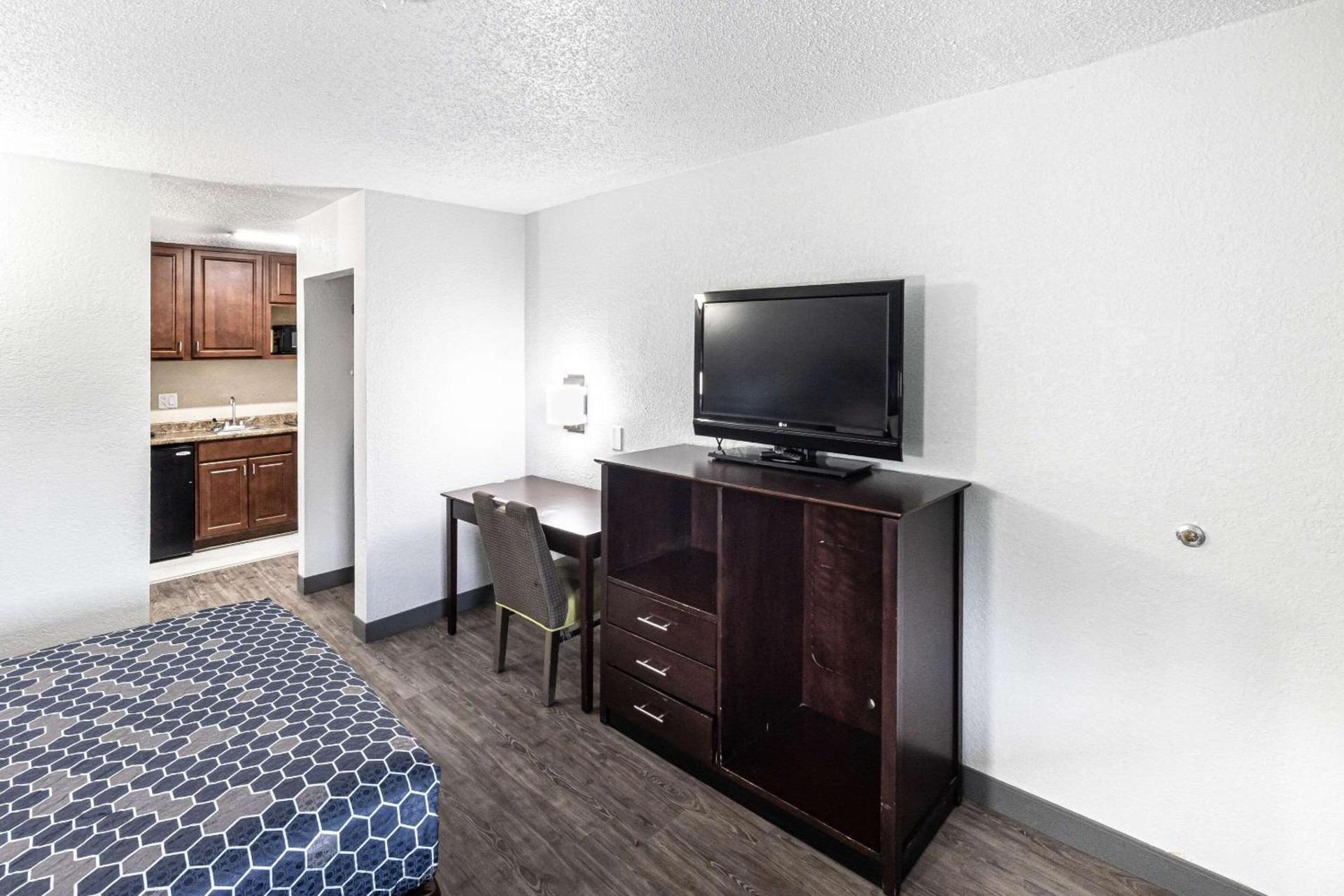 Rodeway Inn At Fort Lee photo 12