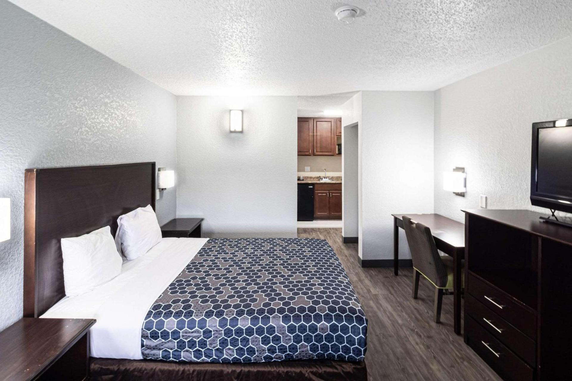Rodeway Inn At Fort Lee photo 11
