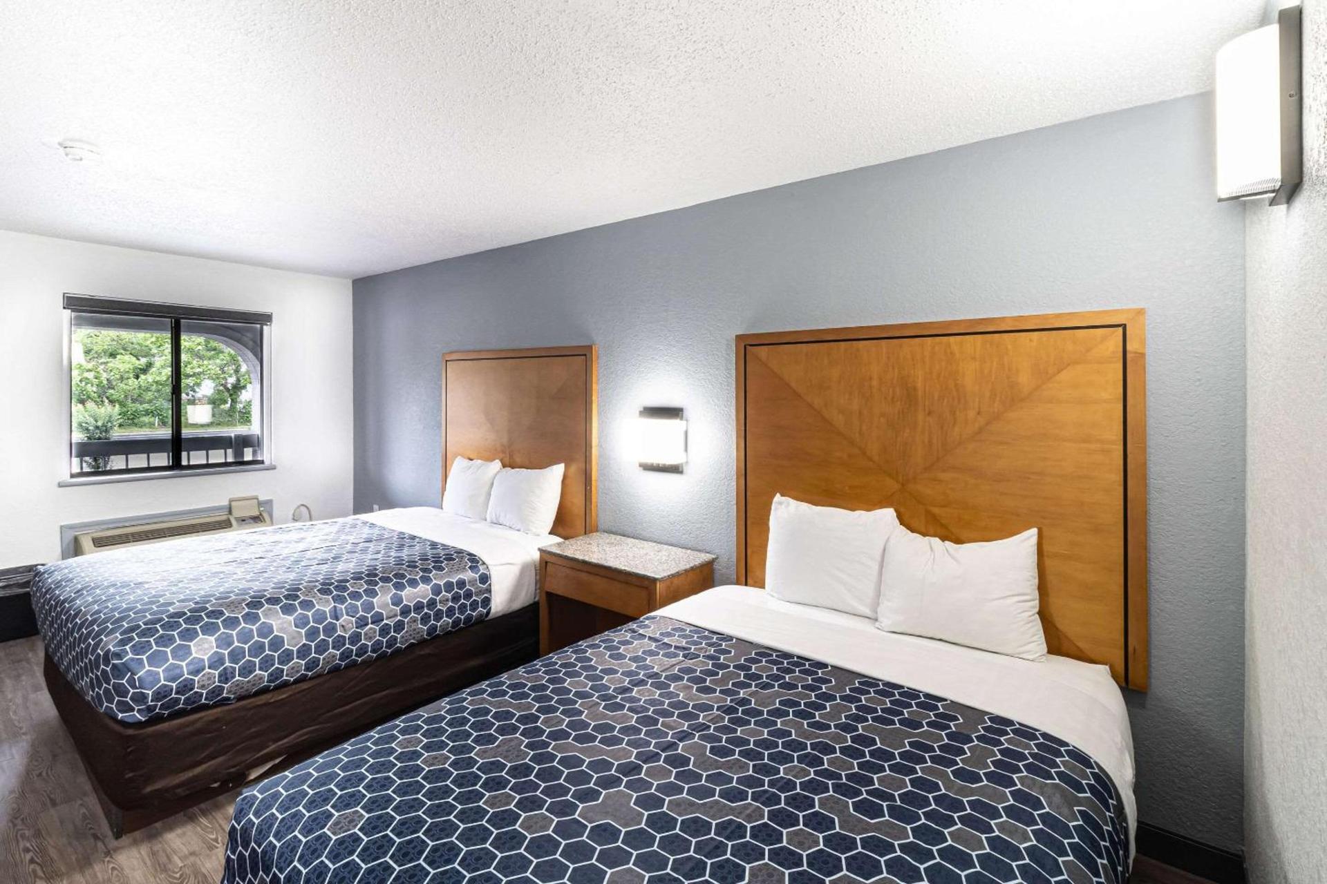Rodeway Inn At Fort Lee photo 14