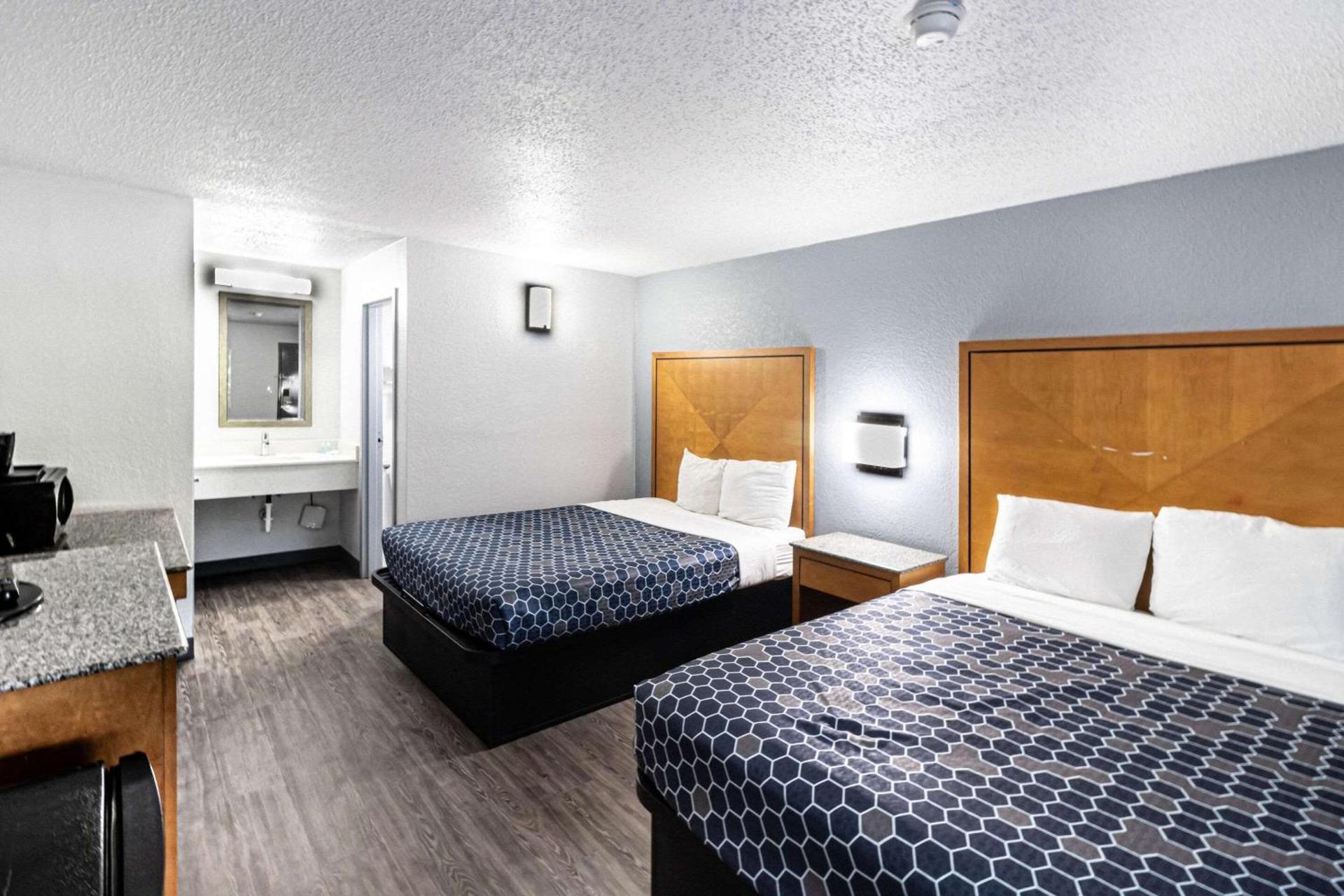Rodeway Inn At Fort Lee photo 20