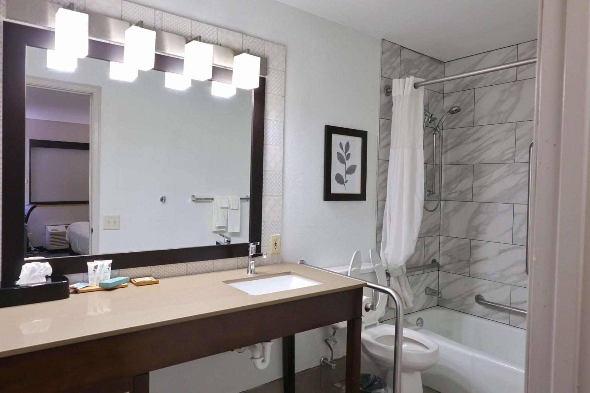 Country Inn & Suites by Radisson, Sparta, WI photo 20