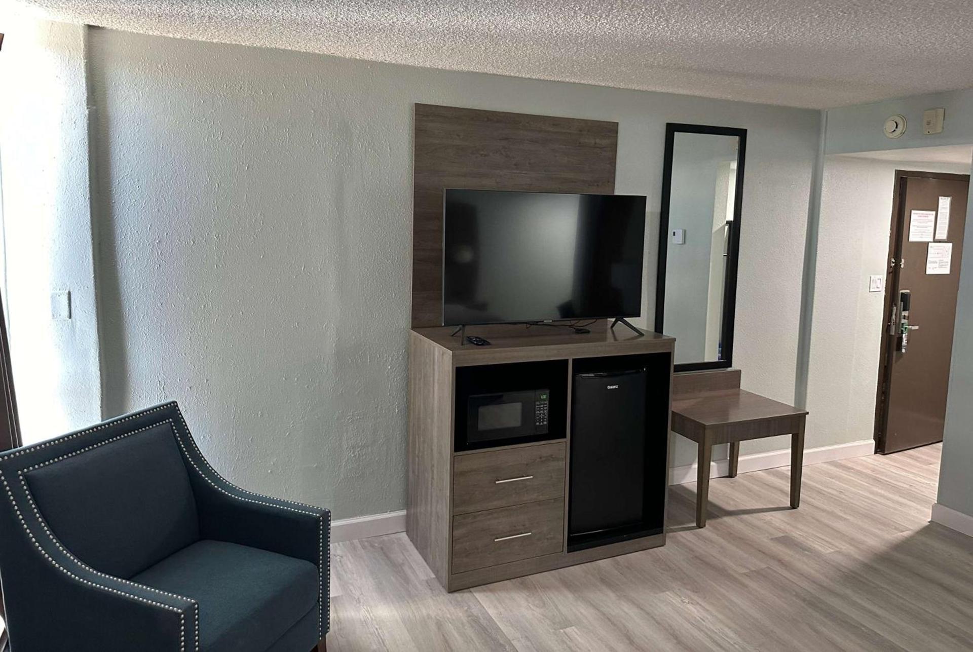 Wingate by Wyndham Sheboygan photo 10