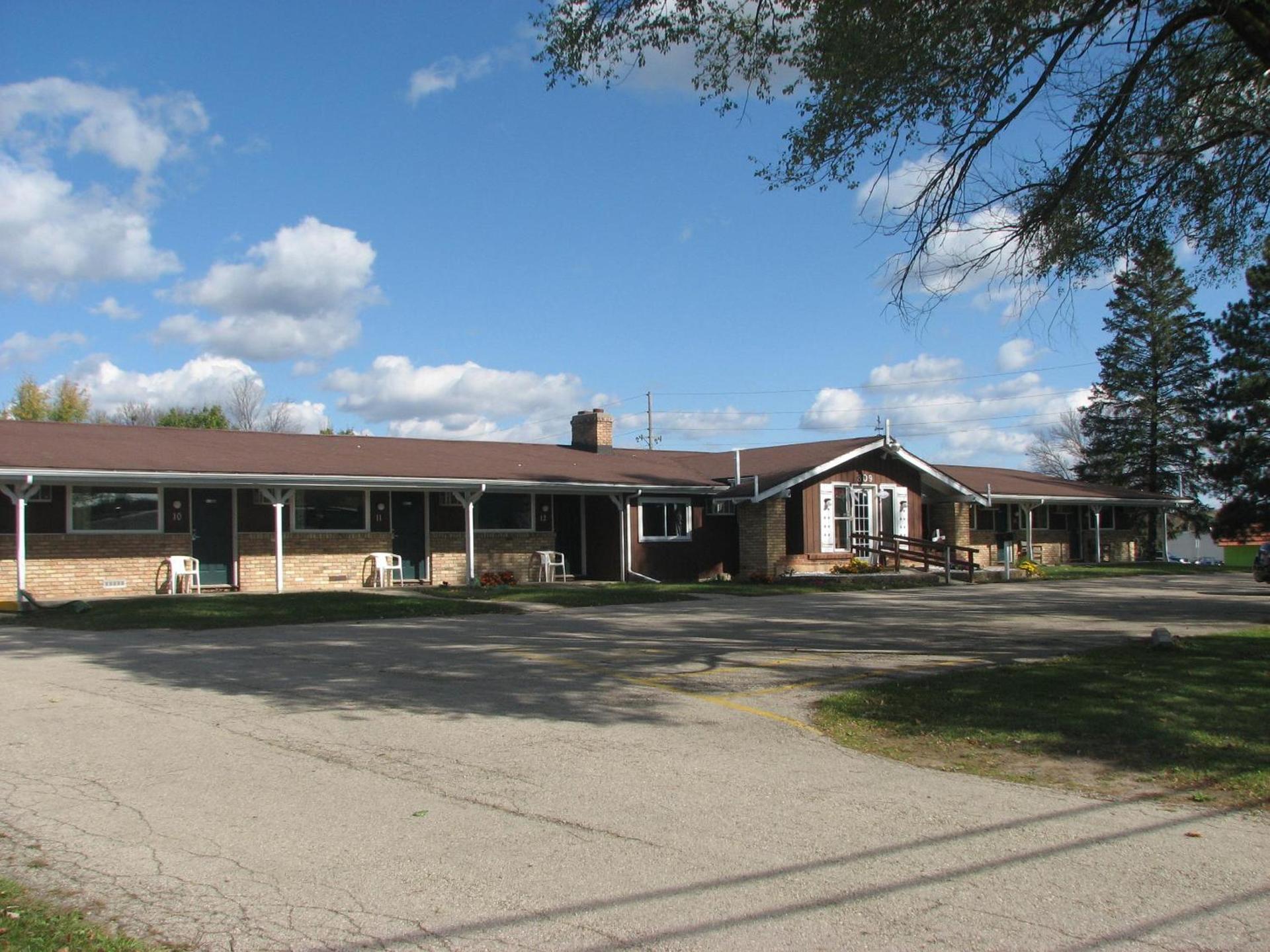 Spinning Wheel Motel photo 31