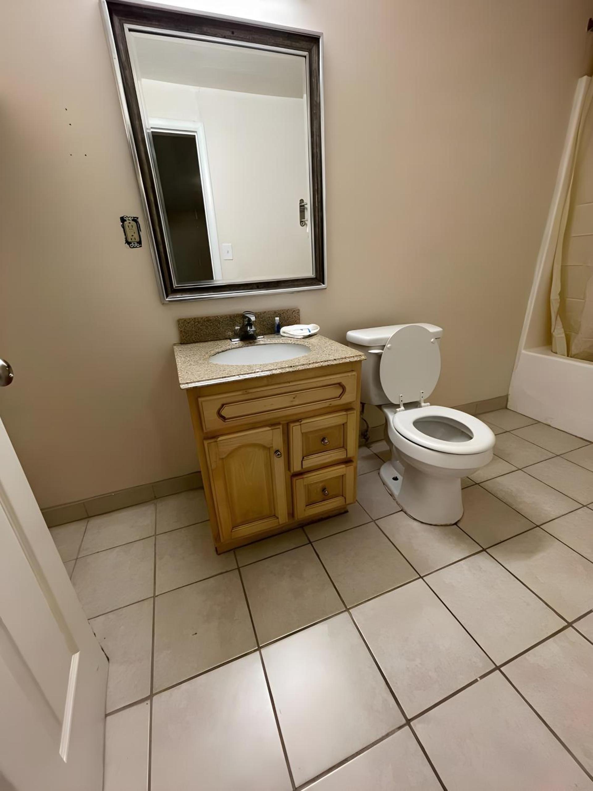 Scottish Inns - Middletown photo 30