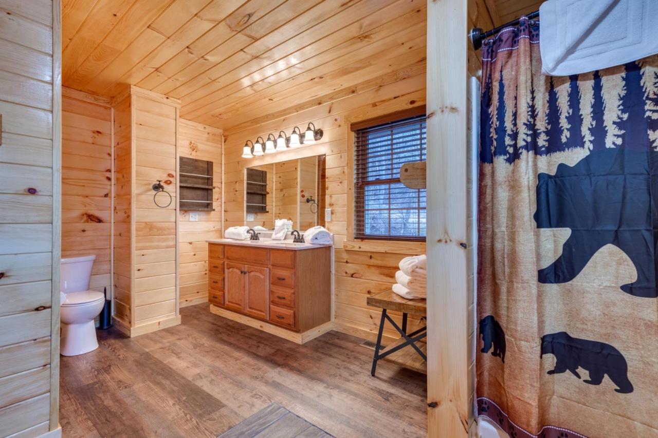 Luxury Mountain Lodge Hot Tub Theater Sauna Games photo 50