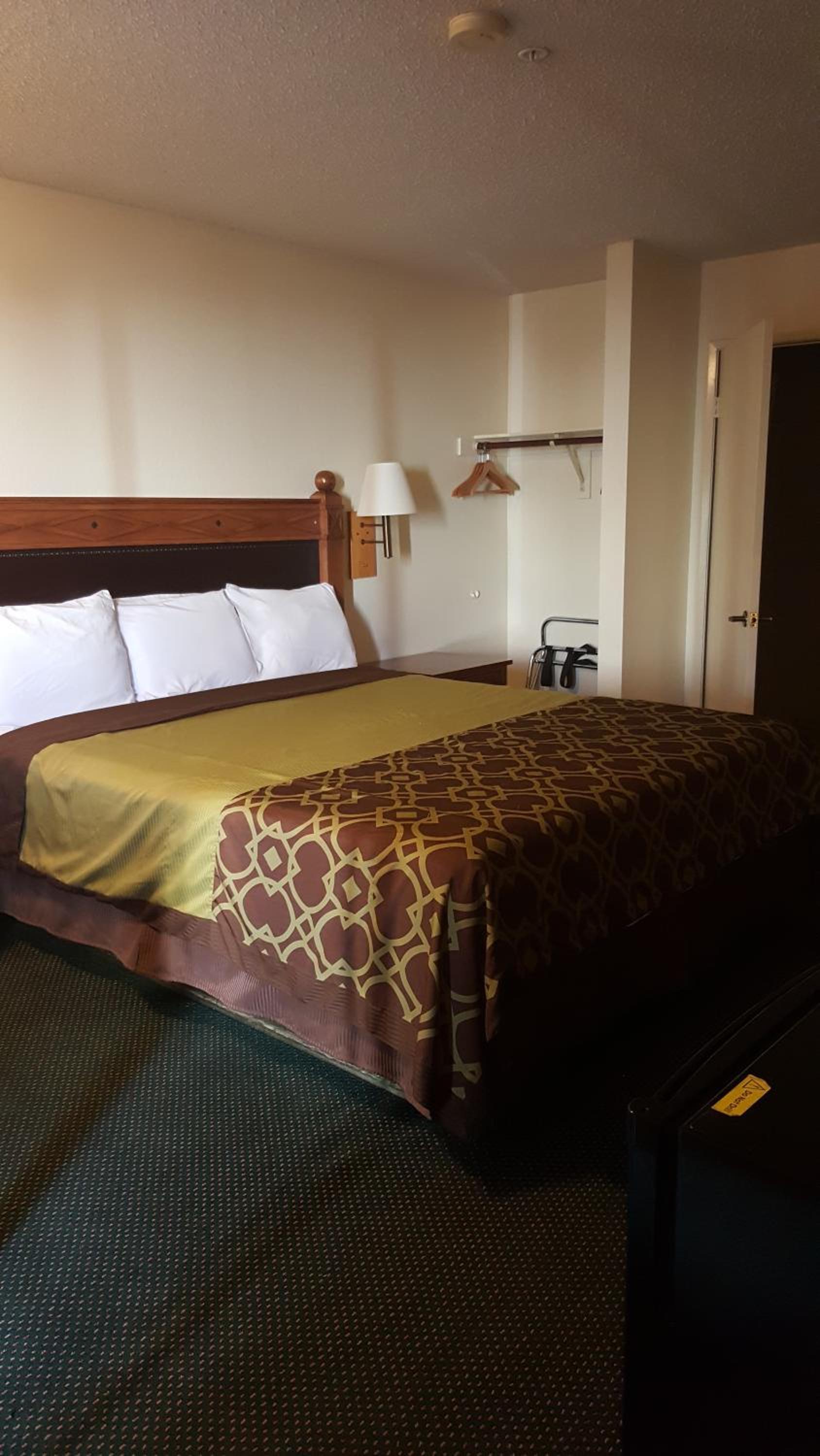 Travelodge by Wyndham Indio photo 3