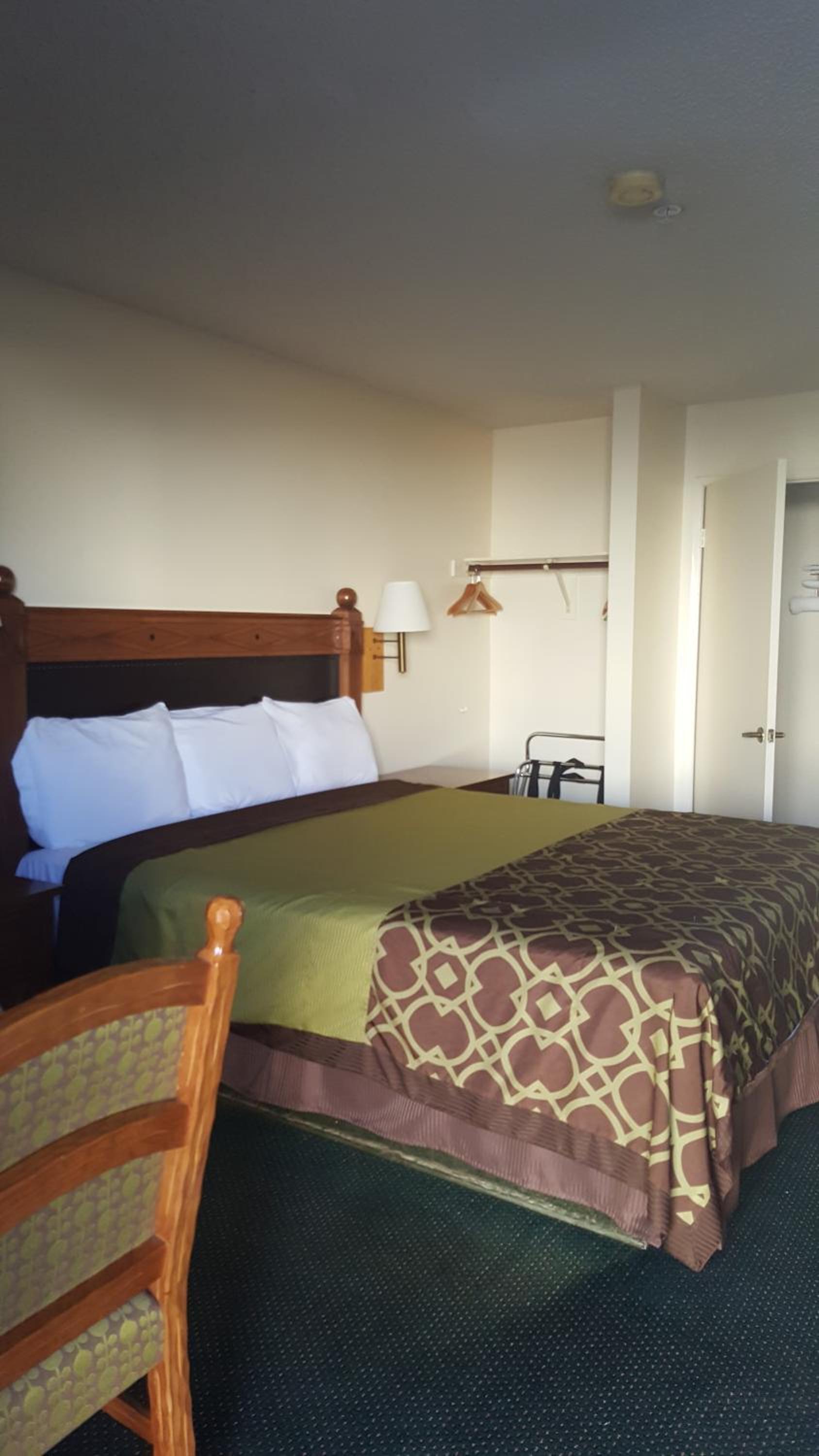 Travelodge by Wyndham Indio photo 4
