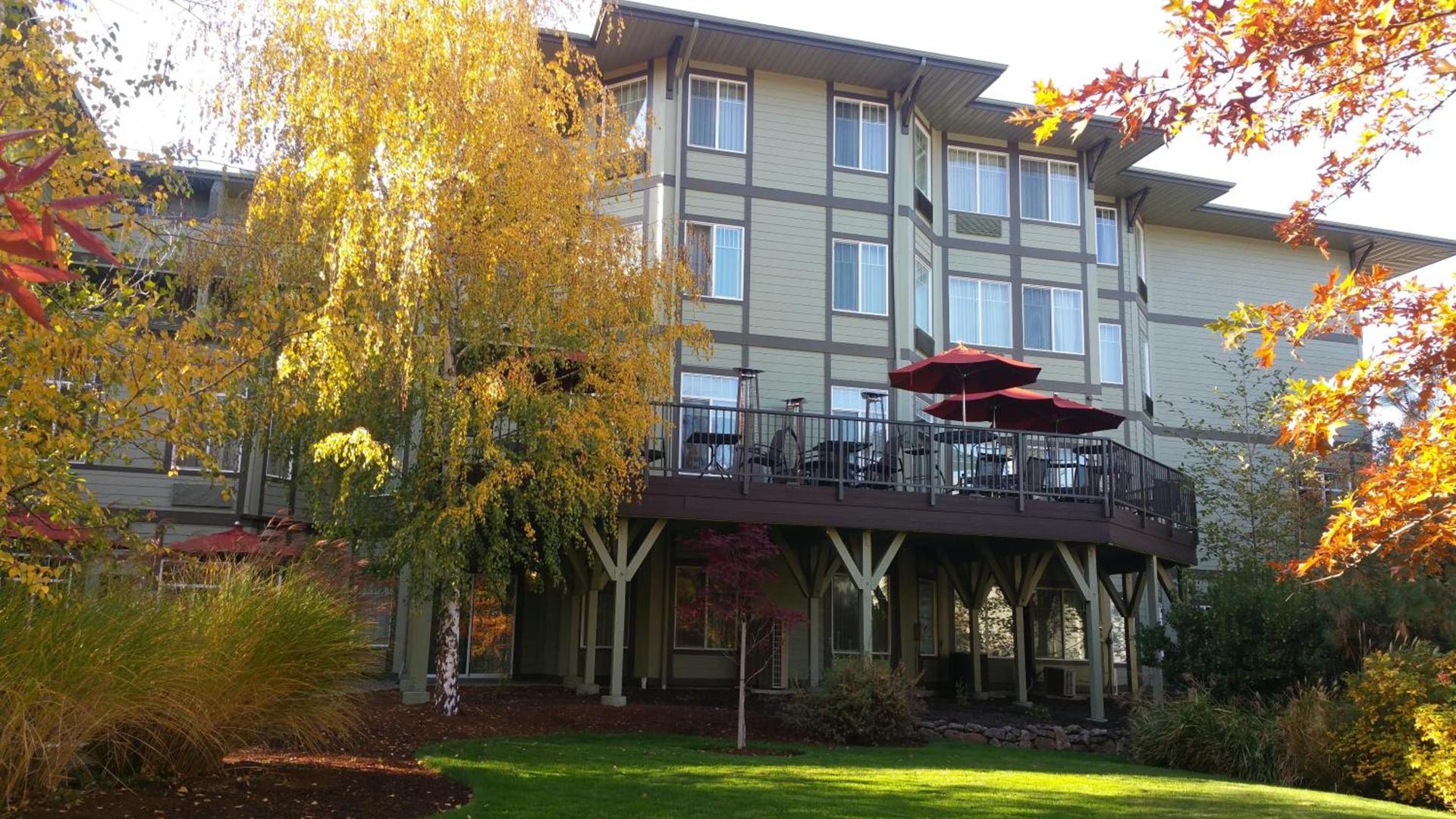 Plaza Inn & Suites at Ashland Creek photo 8