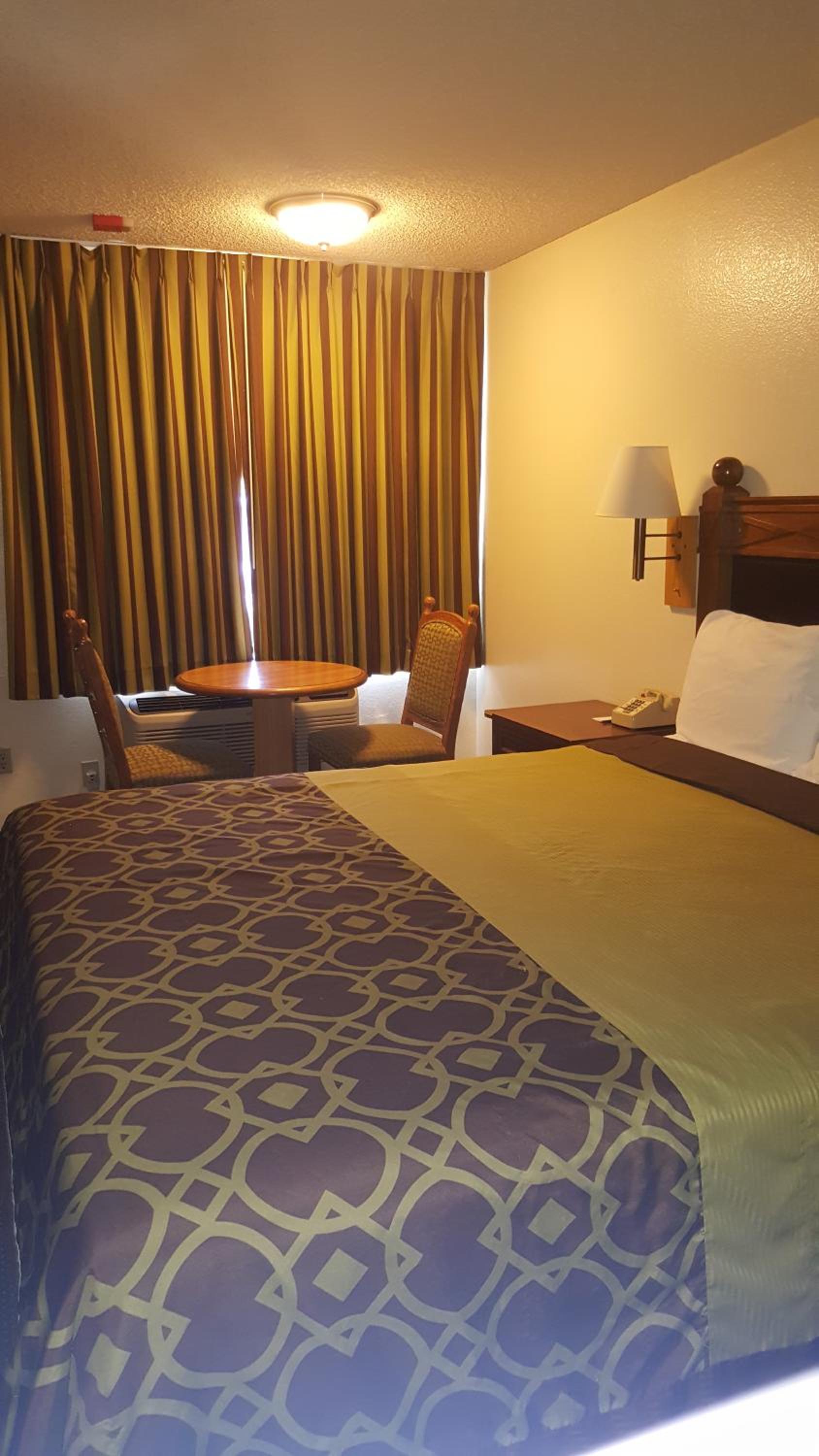 Travelodge by Wyndham Indio photo 7