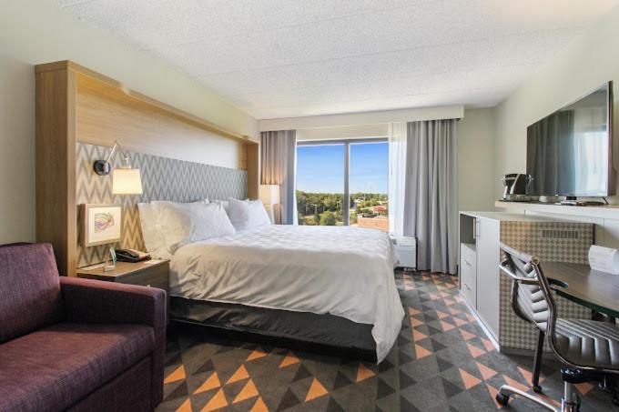 Holiday Inn Chicago Nw Crystal Lk Conv Ctr by IHG photo 59