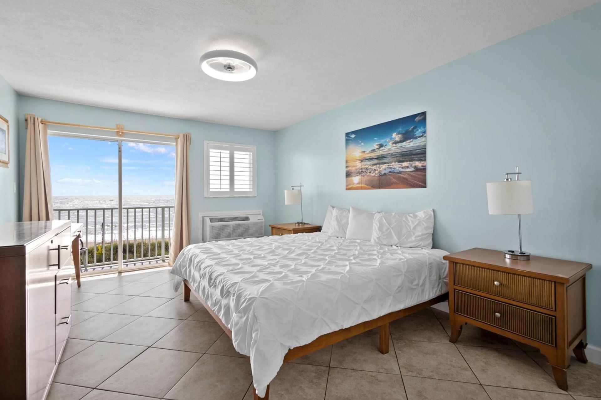 Ocean View Hotel Room with Balcony- King Bed #23 photo 24