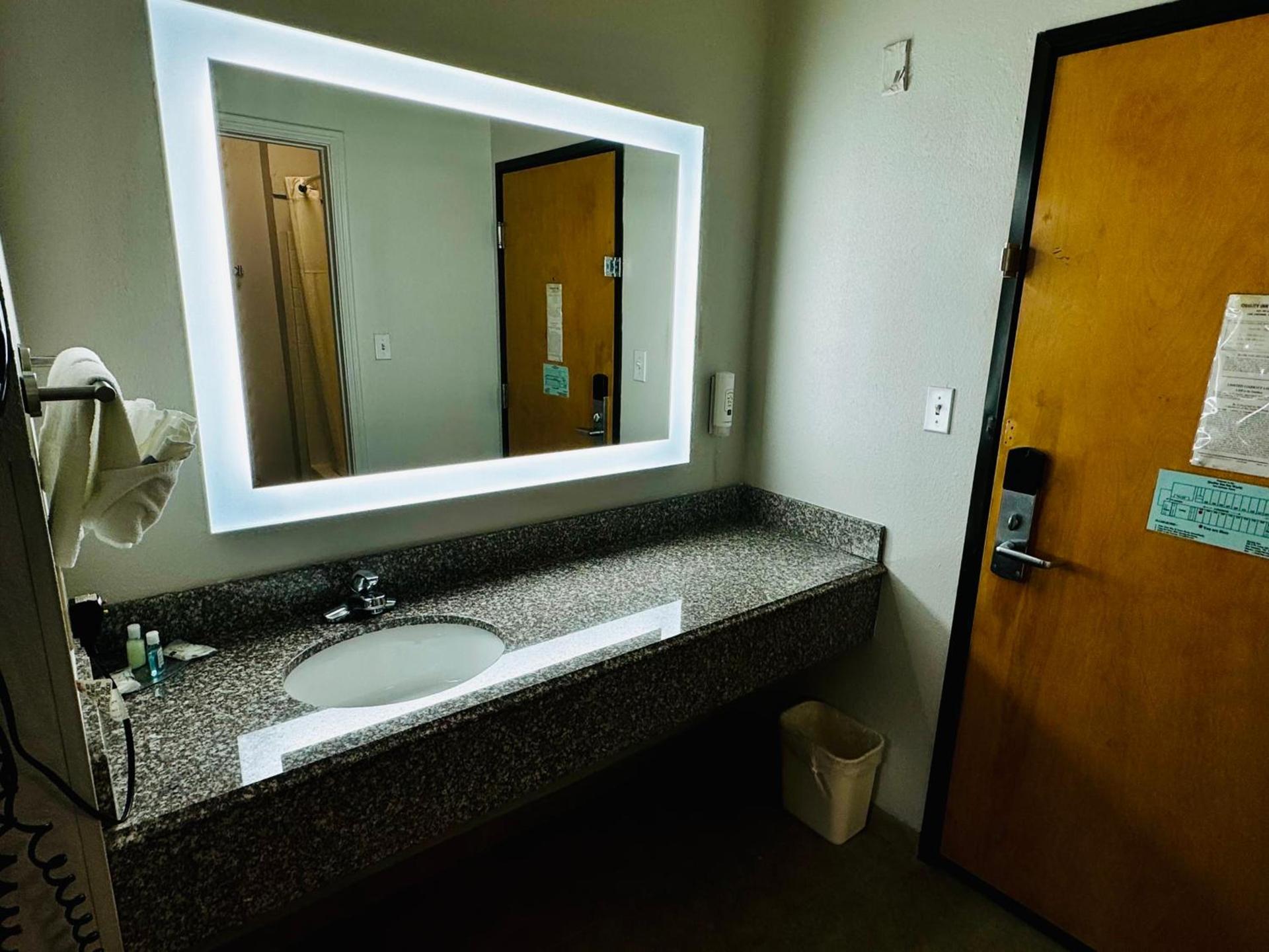 Quality Inn Near Seaworld - Lackland photo 51