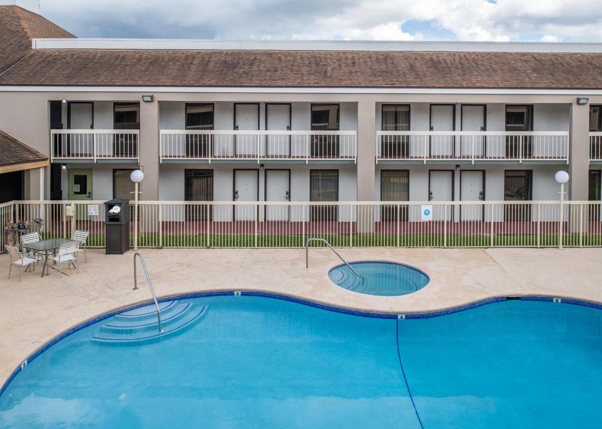 Quality Inn Kingsland photo 24