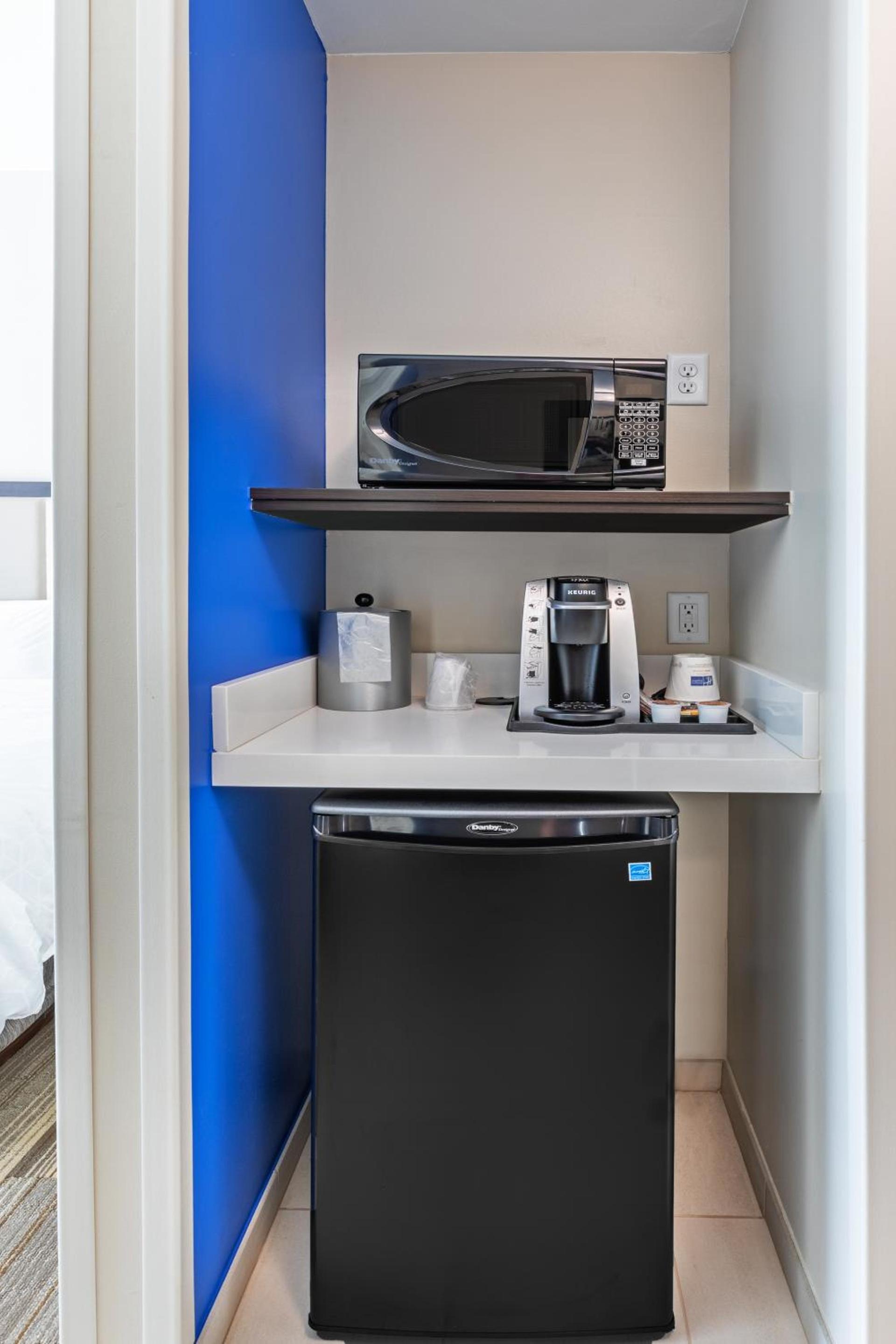 Holiday Inn Express & Suites Purcell by IHG photo 7