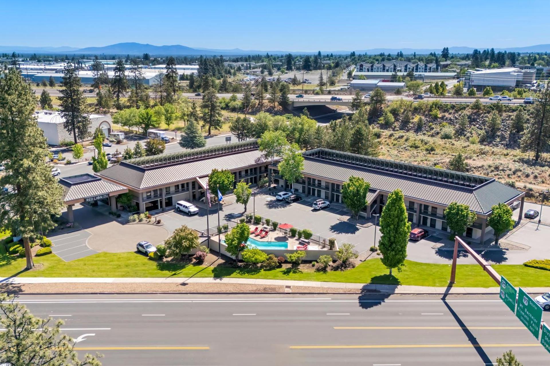 Red Lion Inn & Suites Deschutes River - Bend photo 7