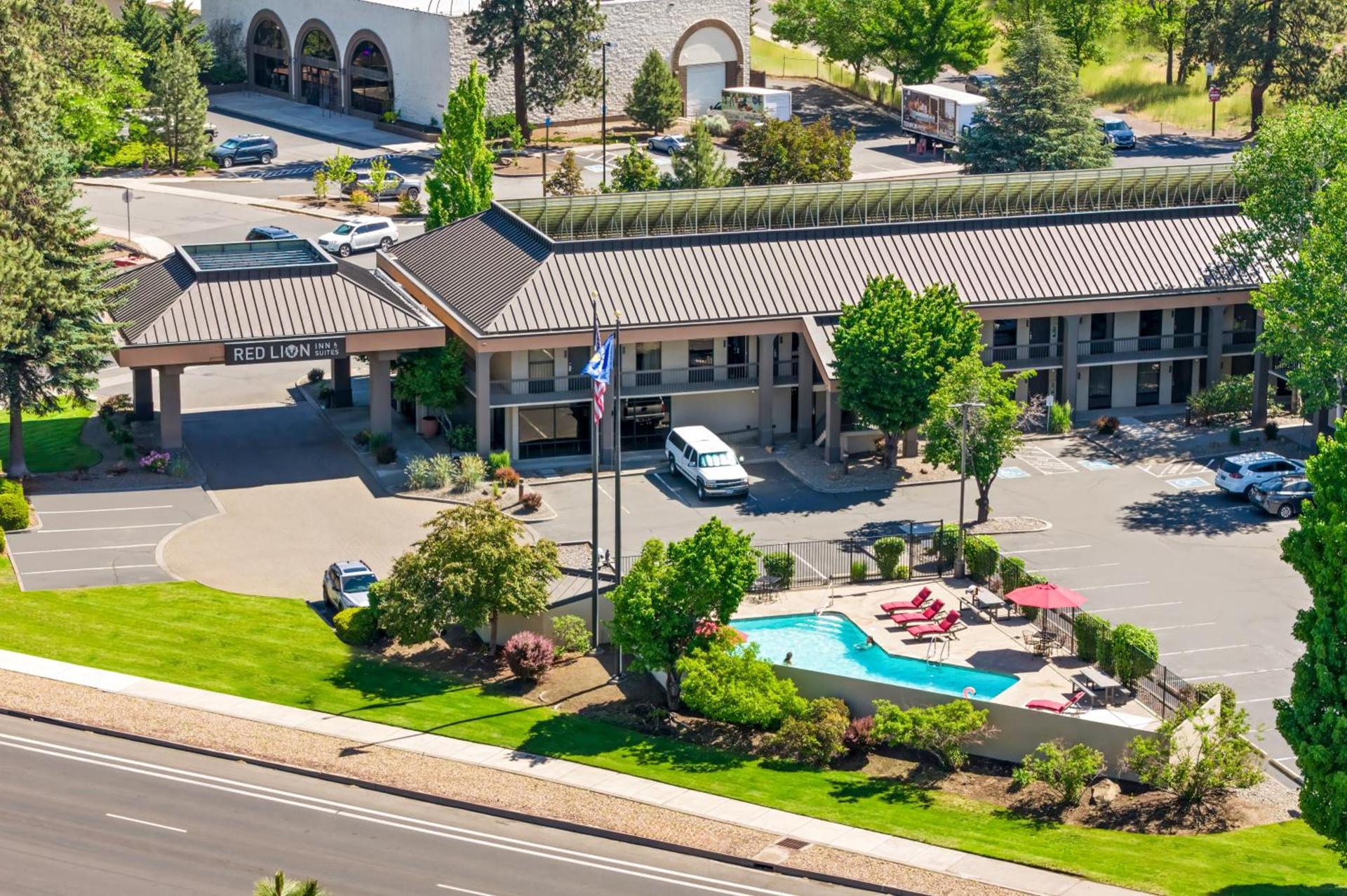 Red Lion Inn & Suites Deschutes River - Bend photo 15