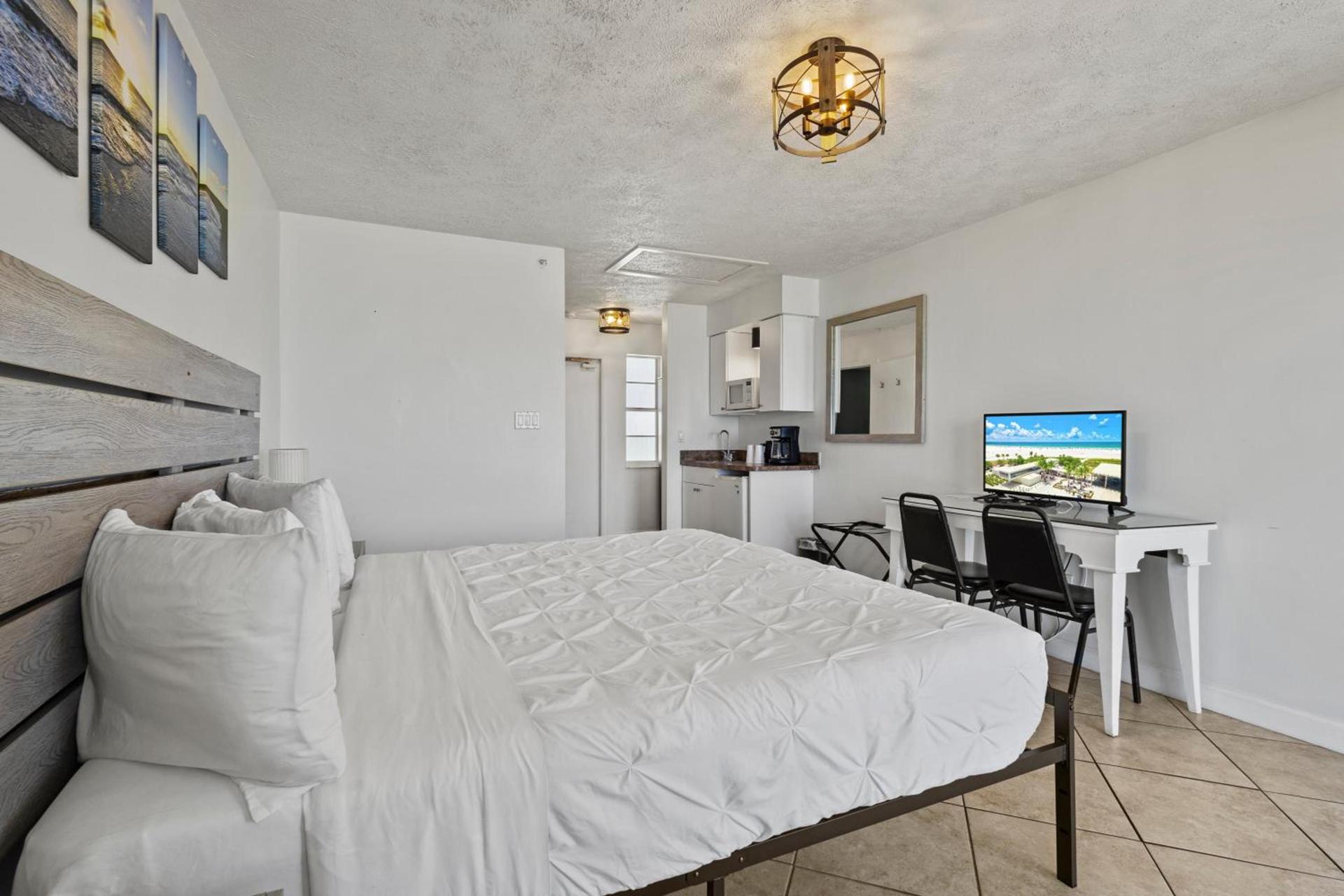 Ocean View Hotel Room with Balcony- King Bed #25 photo 26