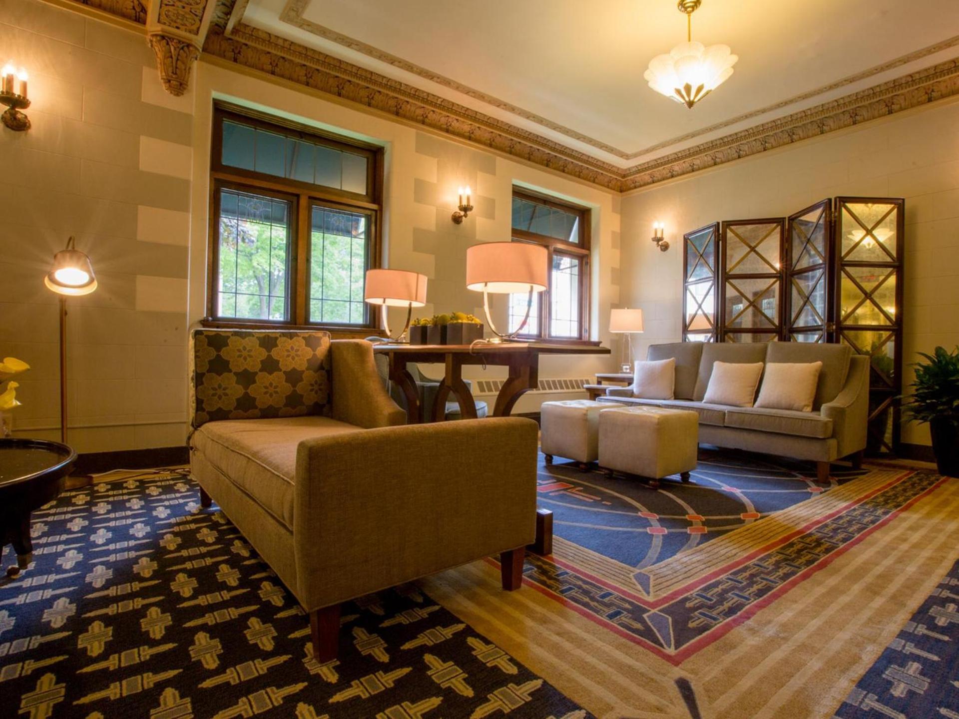 The Plaza Hotel - Milwaukee photo 9