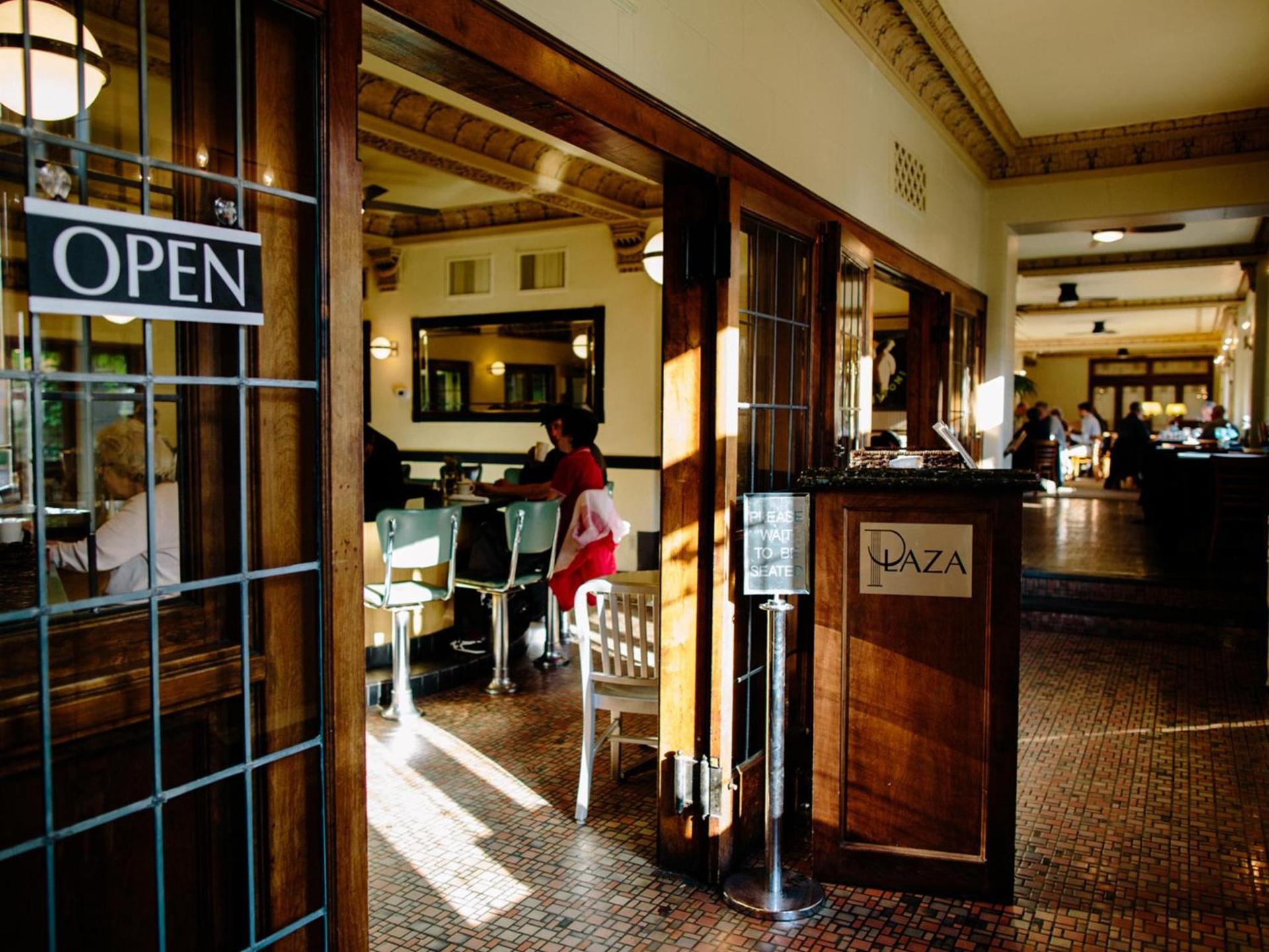 The Plaza Hotel - Milwaukee photo 13
