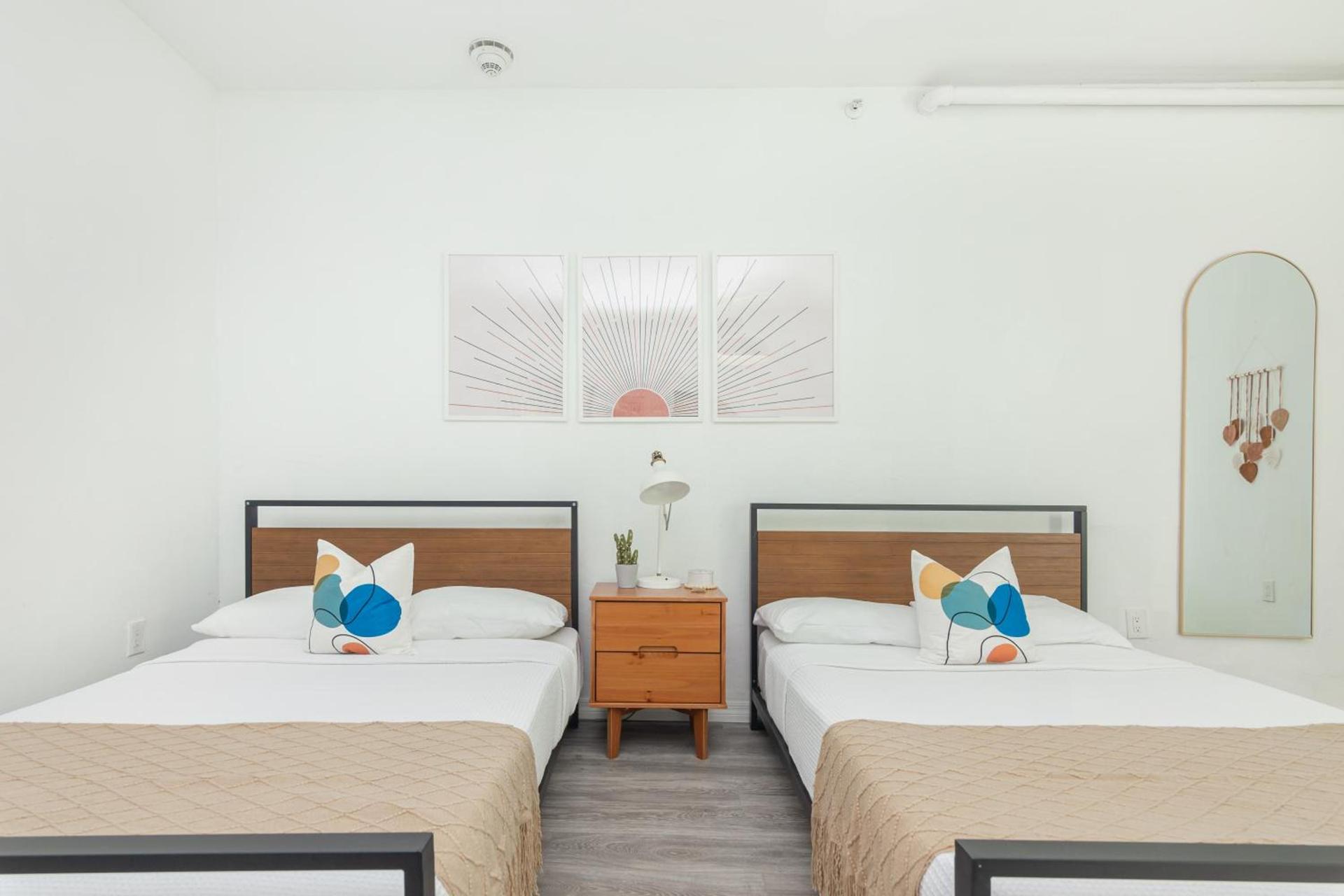 West Deco photo 19