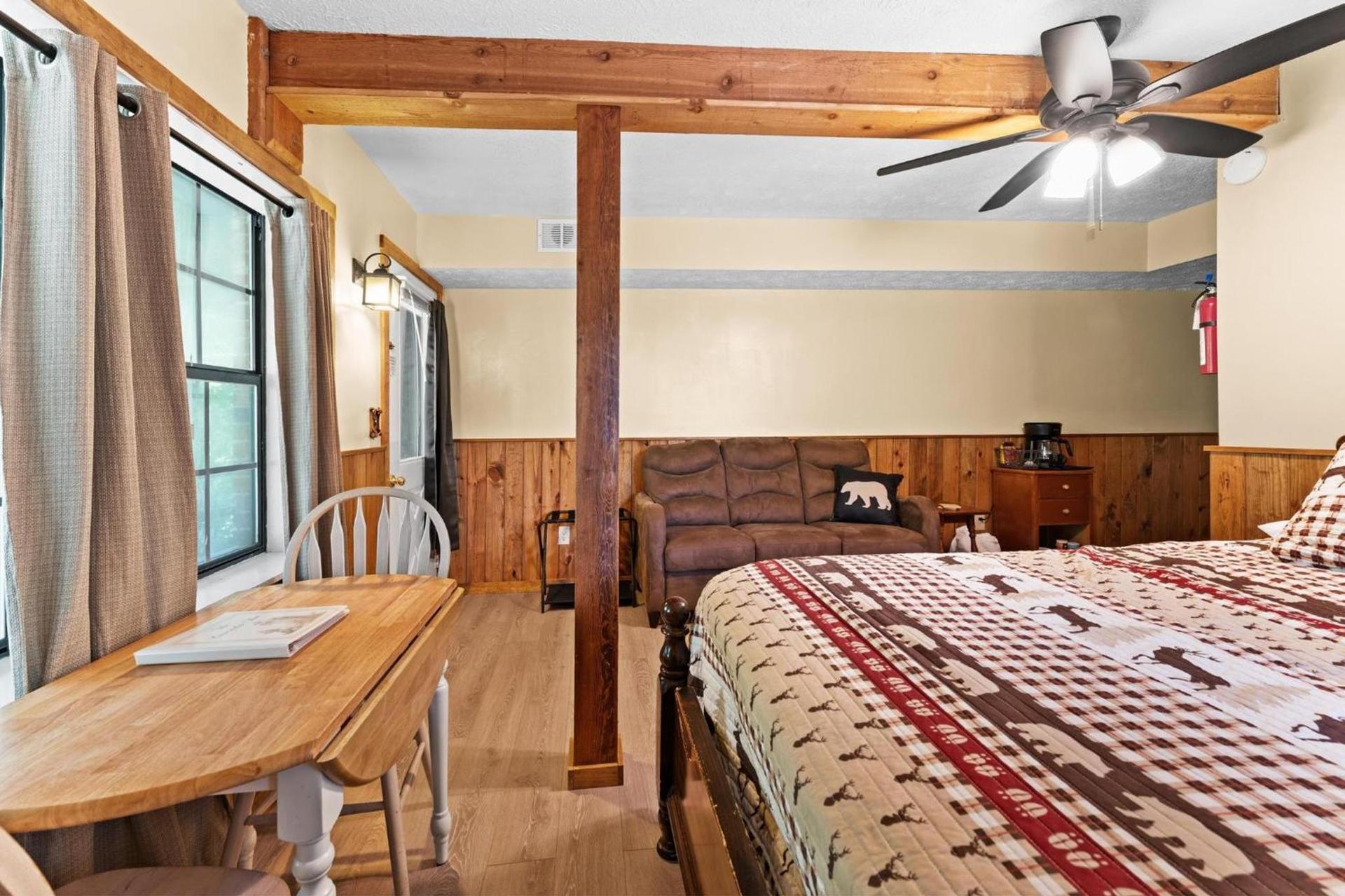 Cascades Inn photo 76