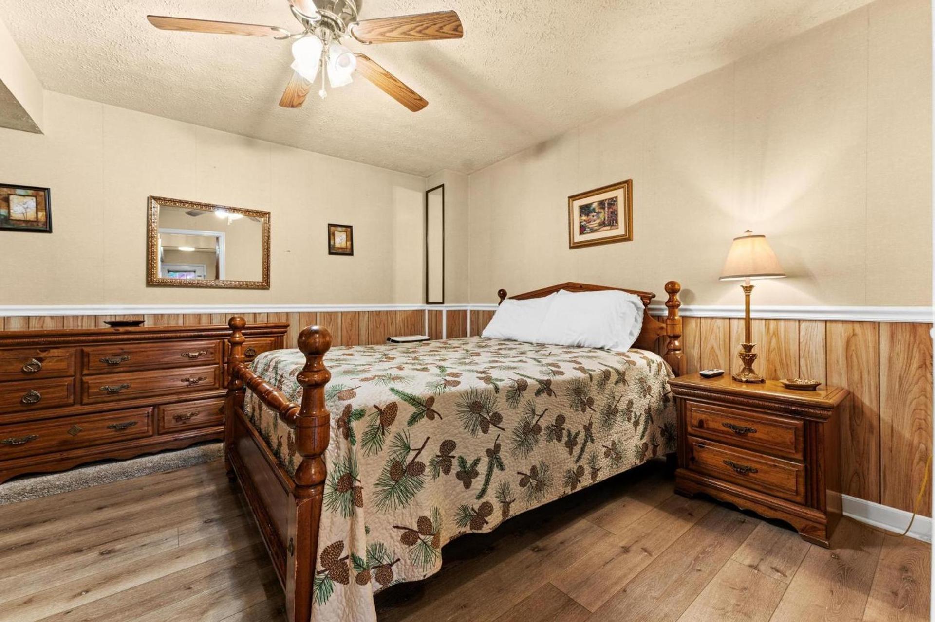Cascades Inn photo 90