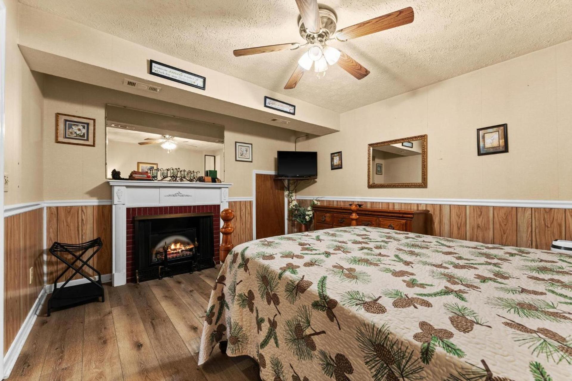 Cascades Inn photo 92