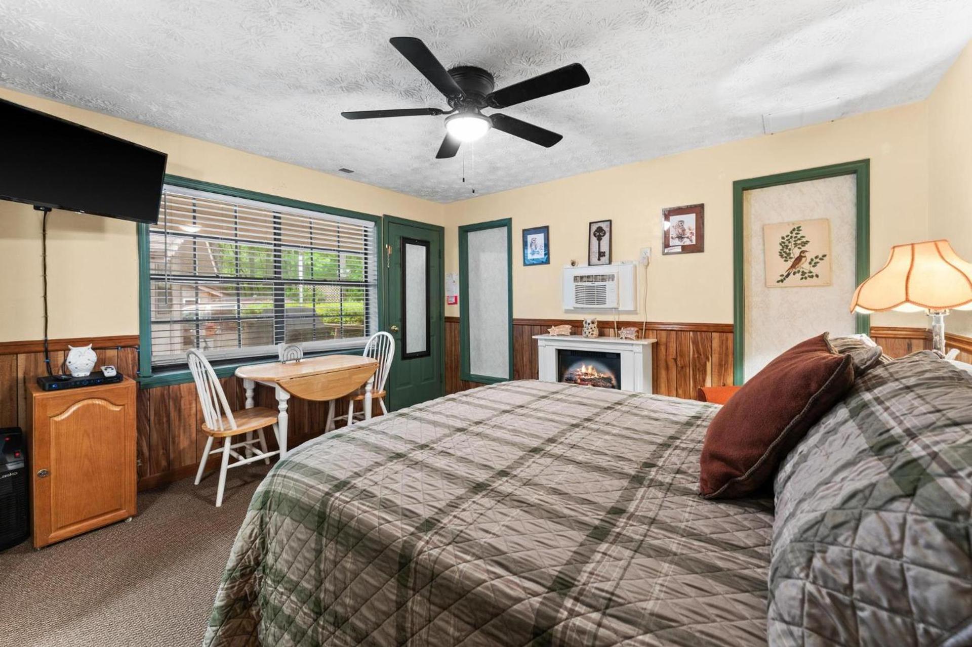Cascades Inn photo 96