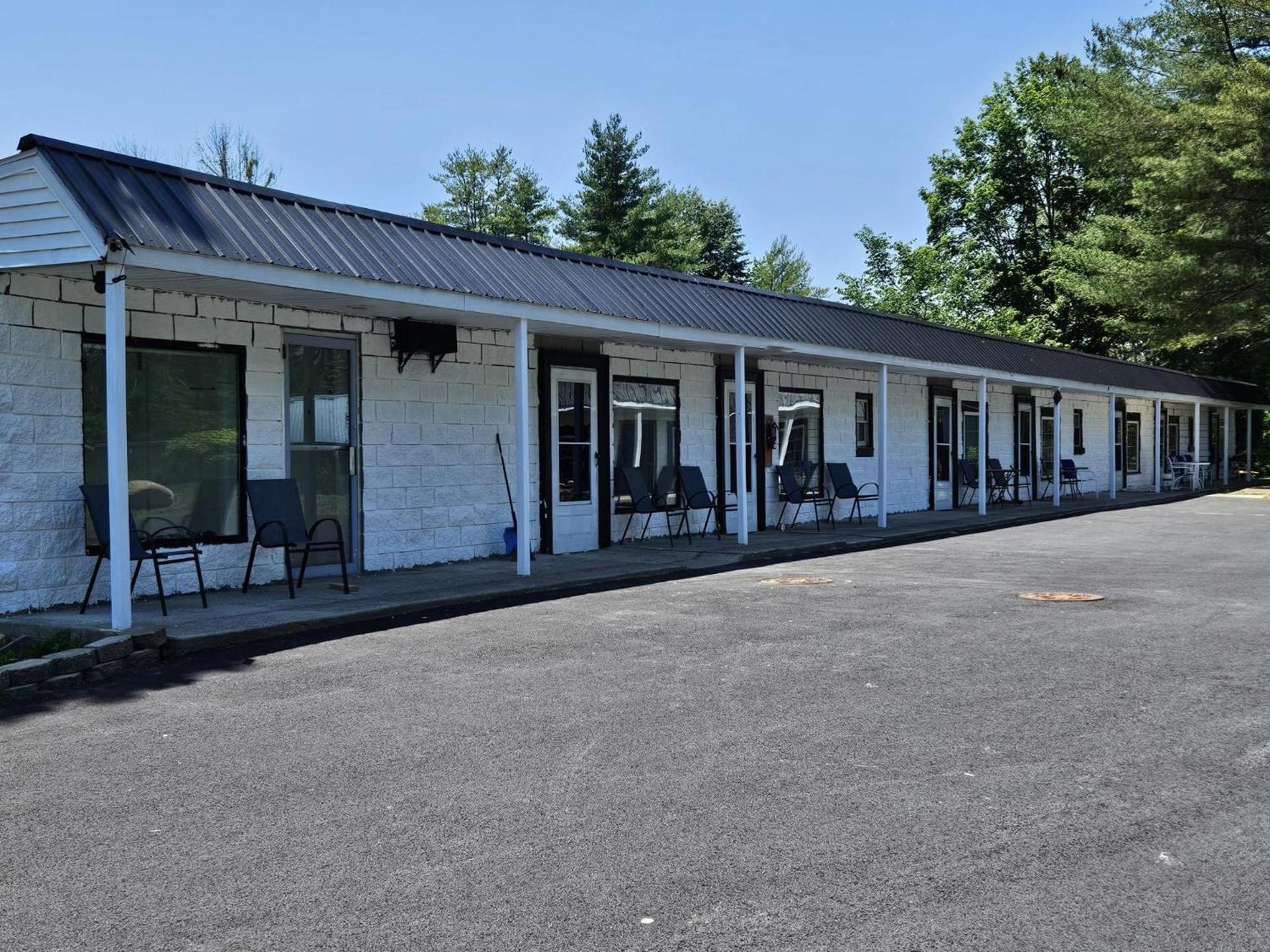 North Toga Motel photo 3