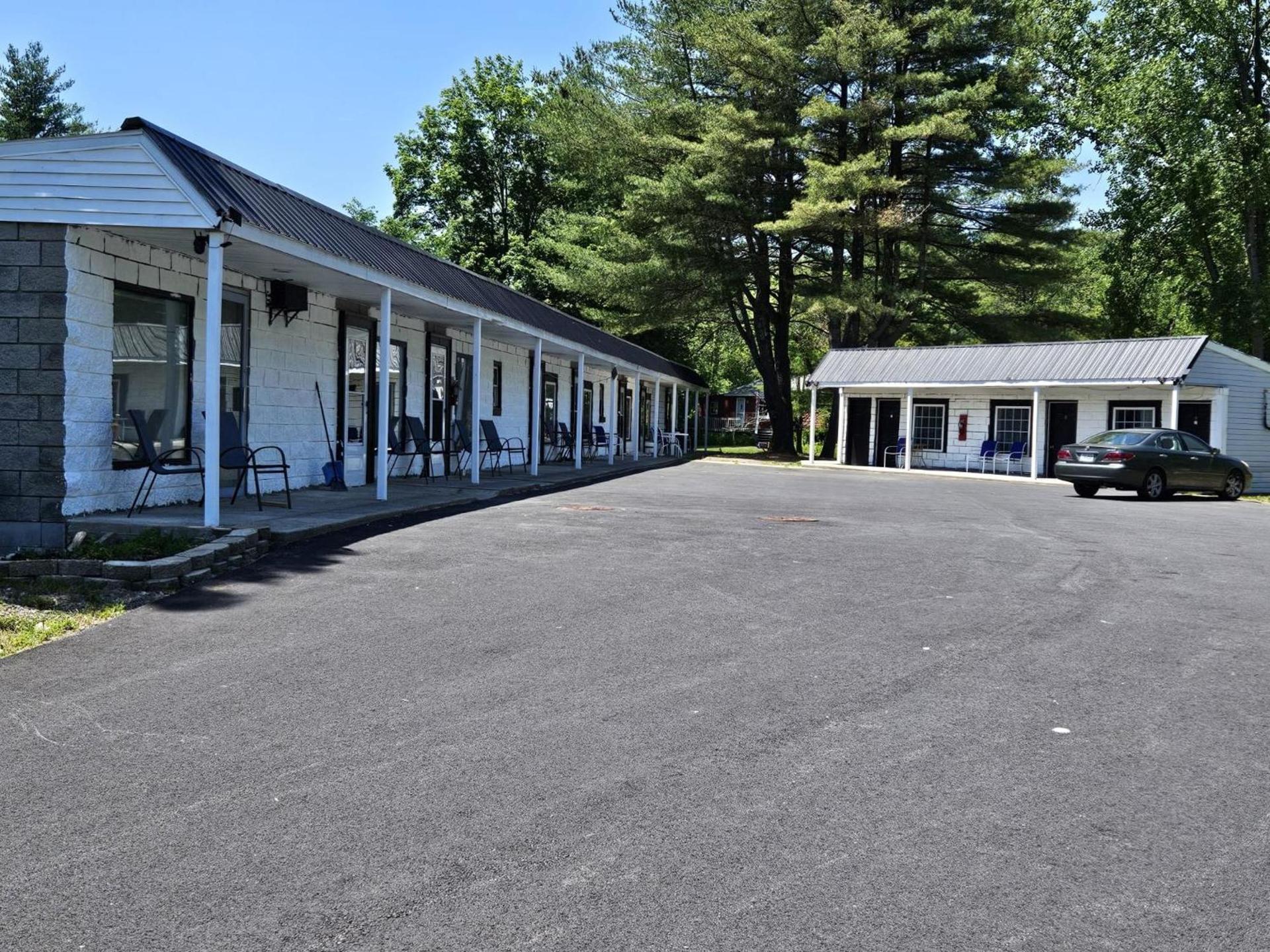 North Toga Motel photo 6