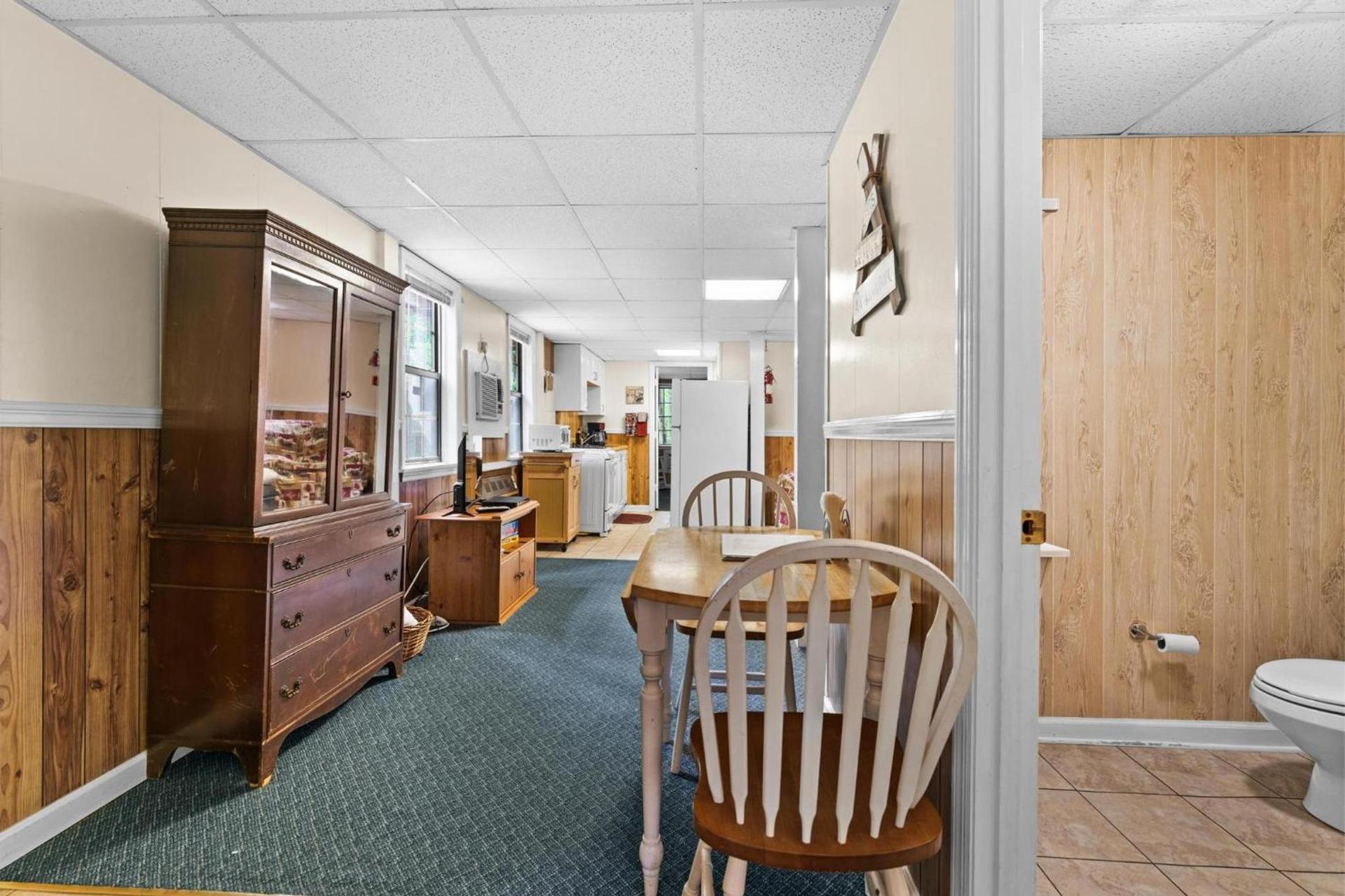 Cascades Inn photo 42