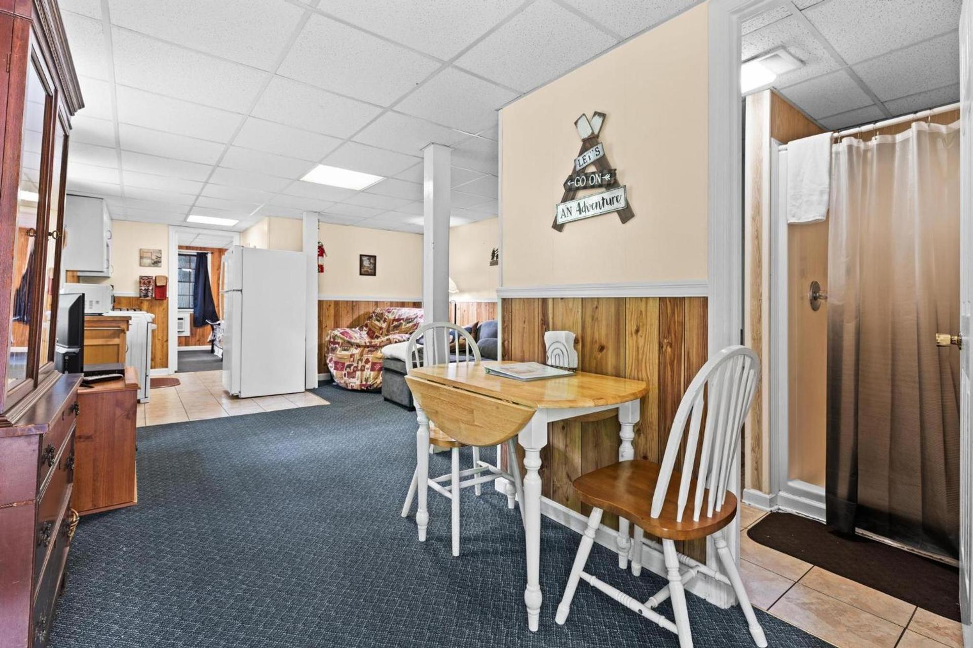 Cascades Inn photo 43