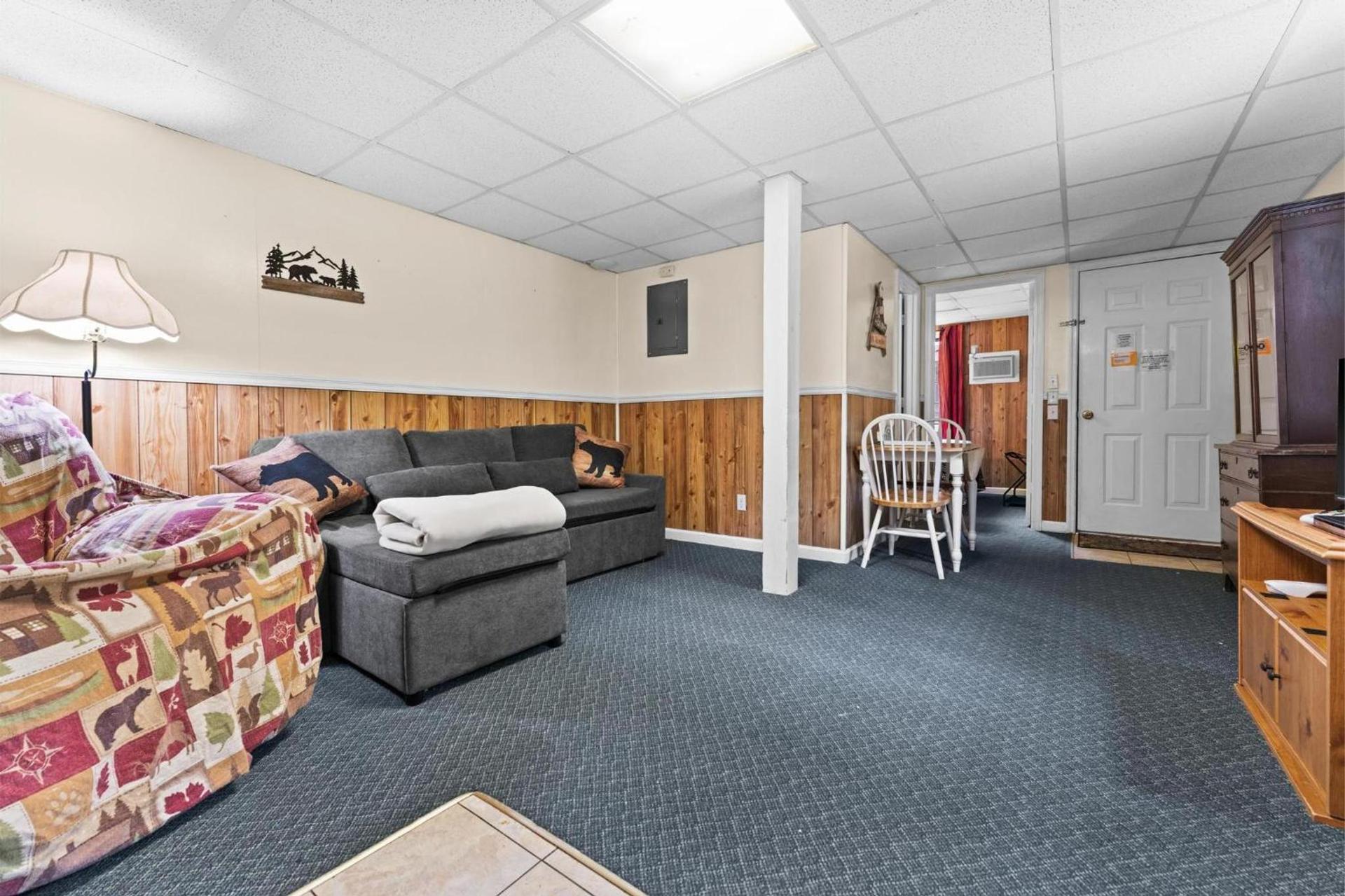 Cascades Inn photo 40